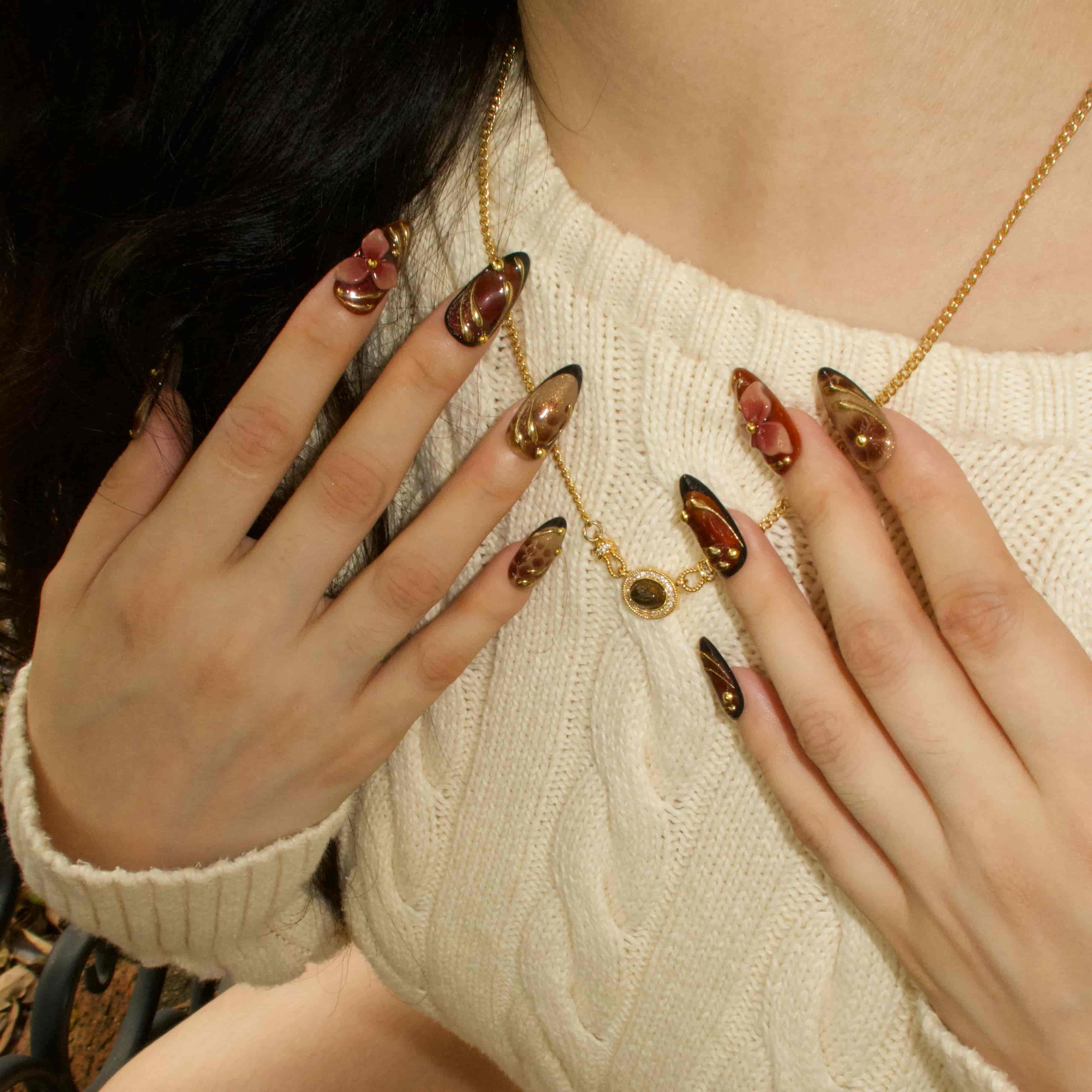 Amber_Glaze_-_ErsaNails_PressOnNails_02.jpg