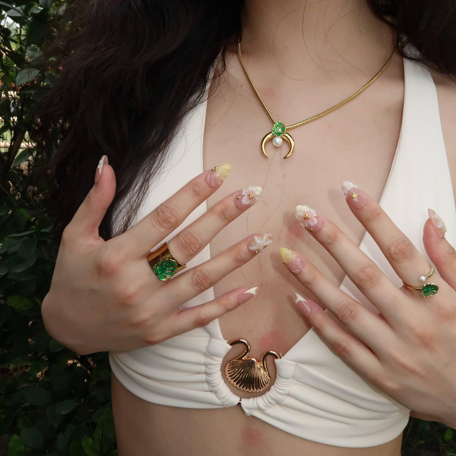 GoldenShoreline-ErsaNailsPressOnNails_03.jpg