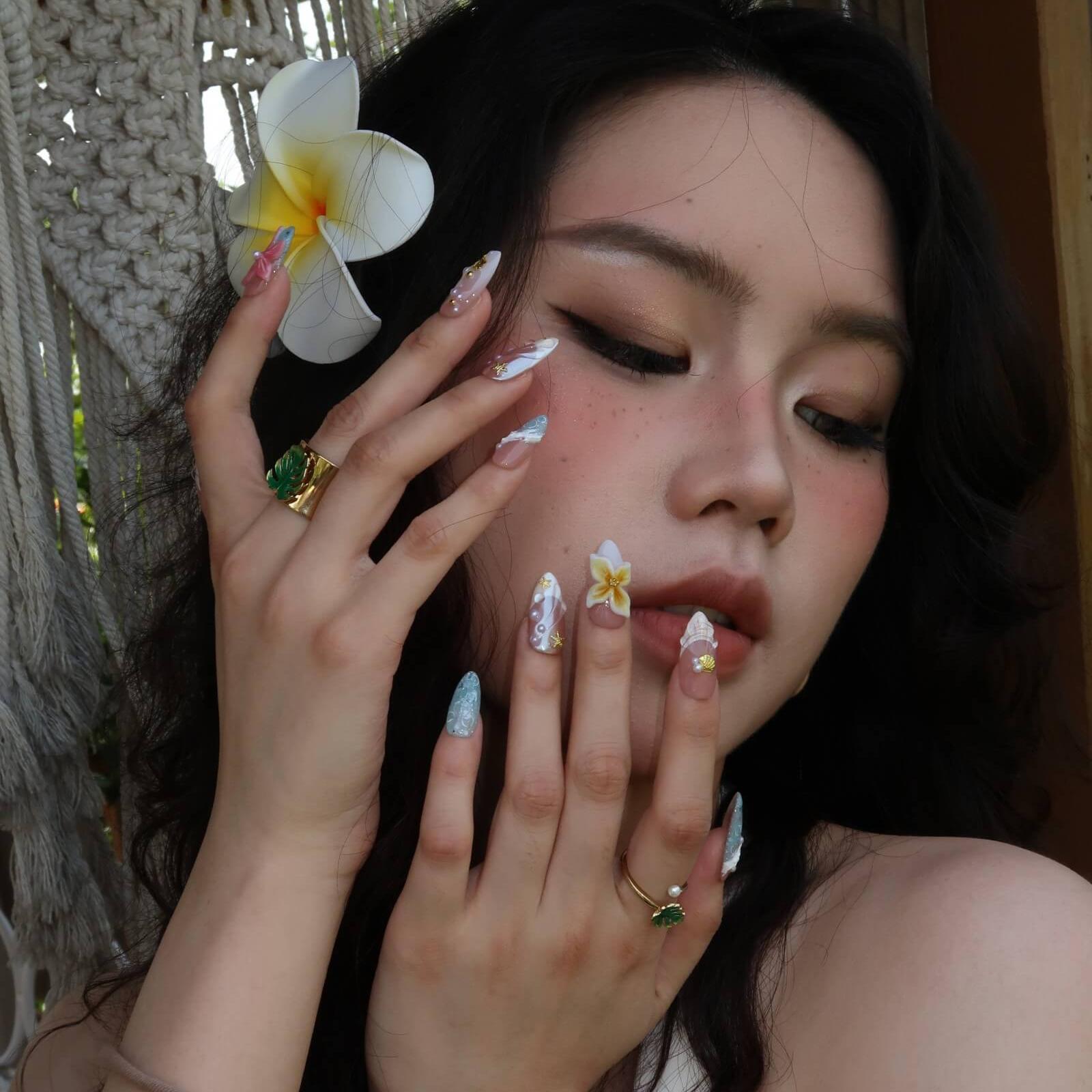 Honolulu-ErsaNailsPressOnNails_05.jpg