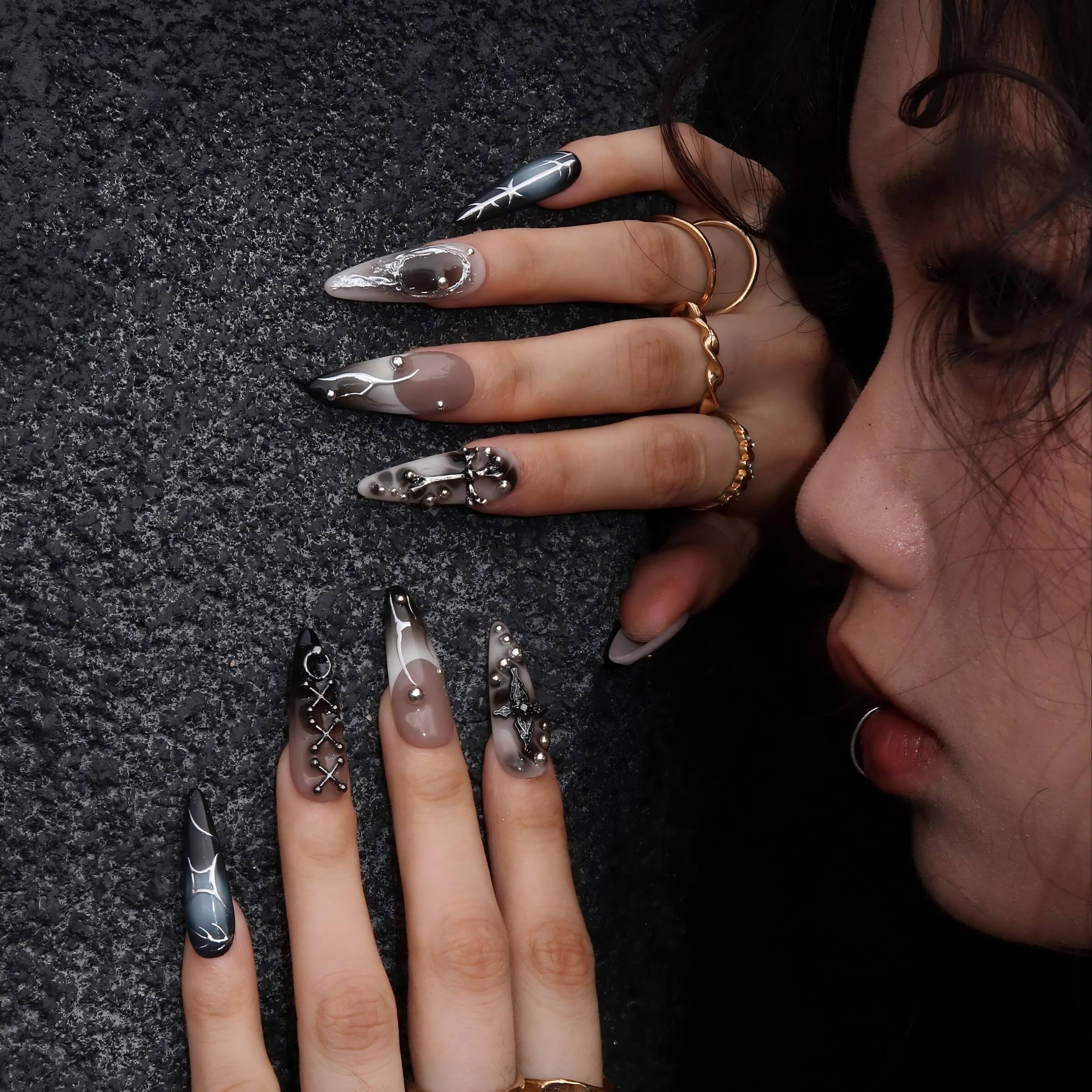 TheAbyss-ErsaNailsPressOnNails_02.jpg