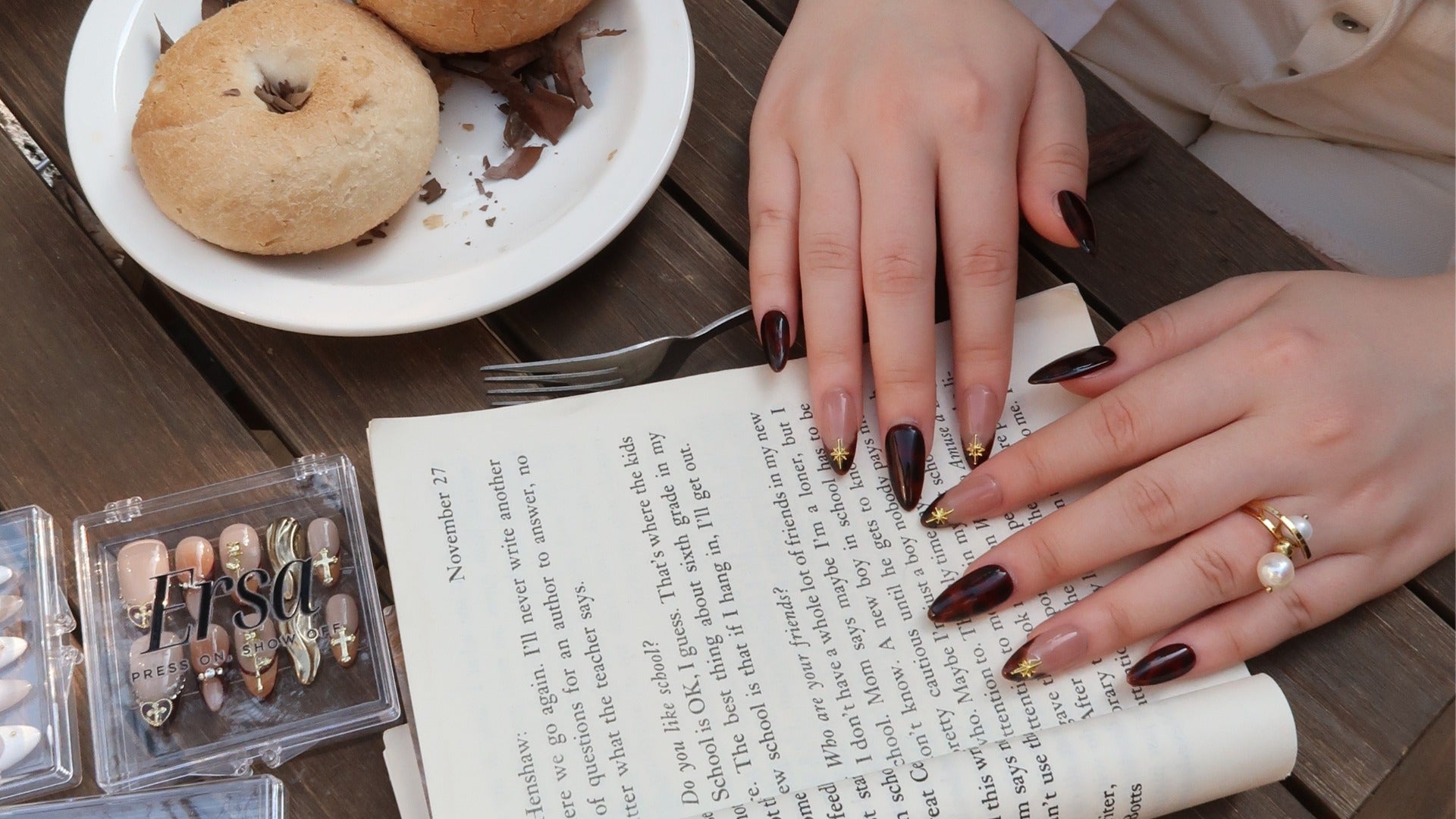 Early Autumn Press-On Nails: Fingertips That Mirror the Season