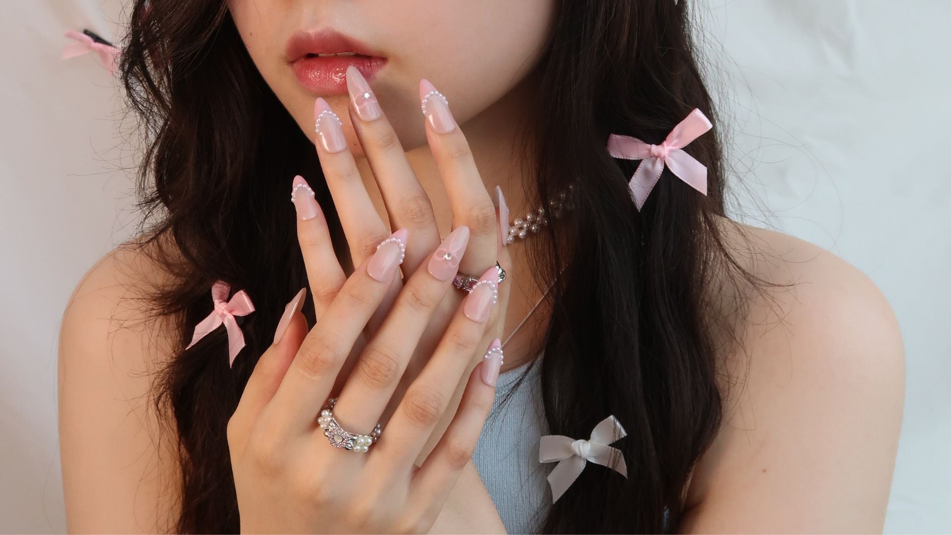 Embrace the Charm of Pink with these Irresistible Press-On Nails