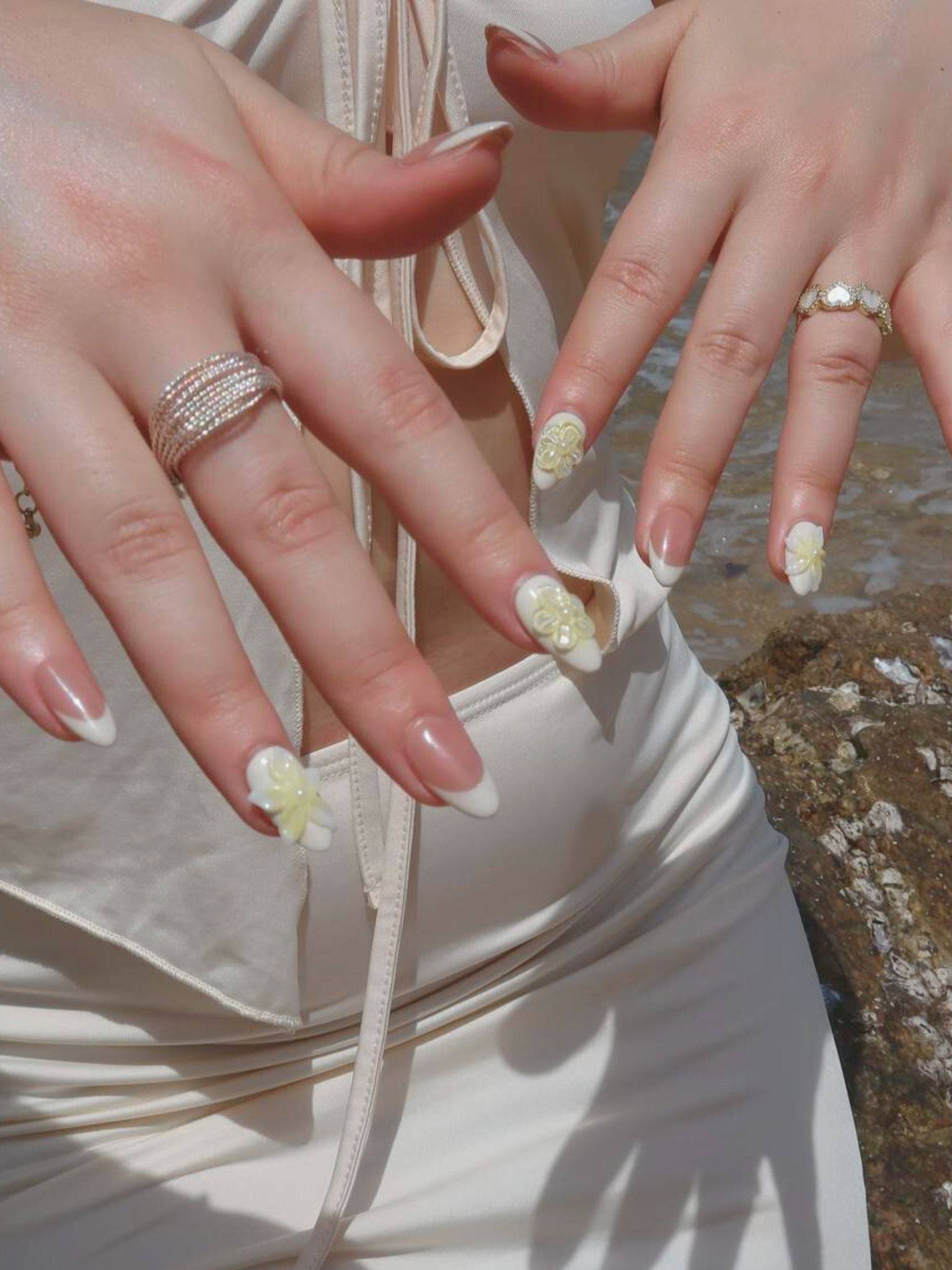 Petal Perfection - Ersa Nails Nude White Yellow PressOnNails