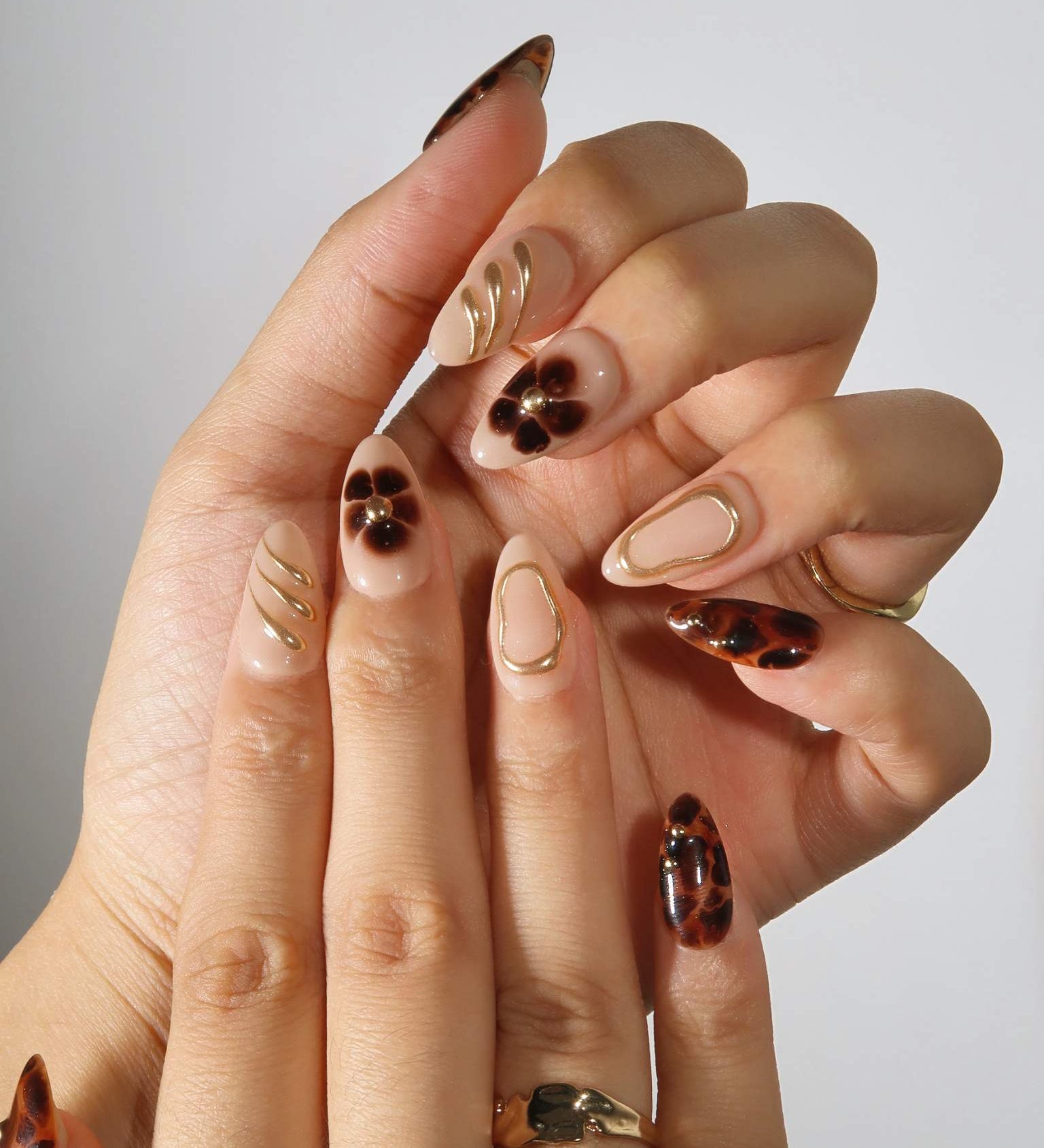 Amber Whisper - Ersa Nails Brown Nude Gold PressOnNails