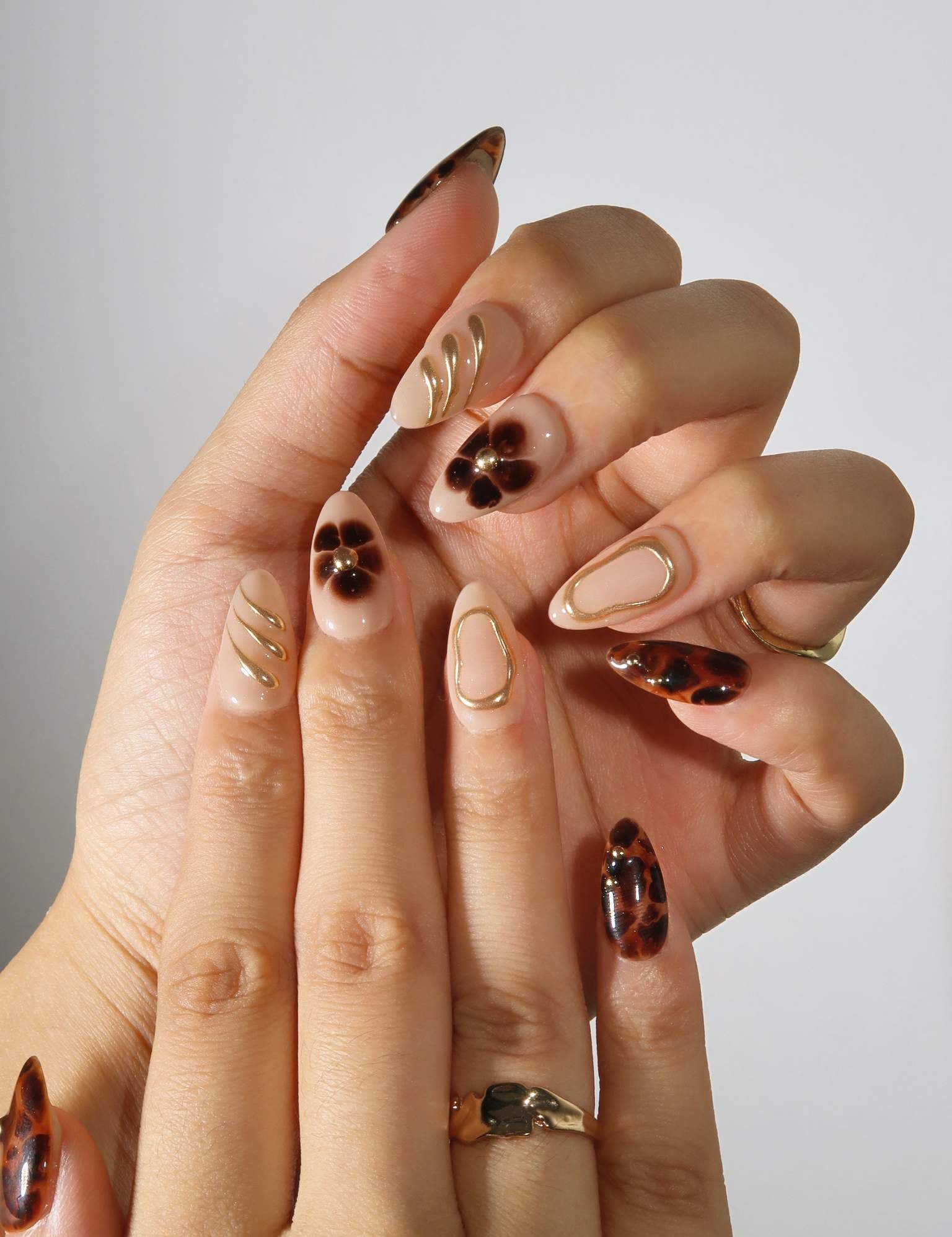 Amber Whisper - Ersa Nails Brown Nude Gold PressOnNails