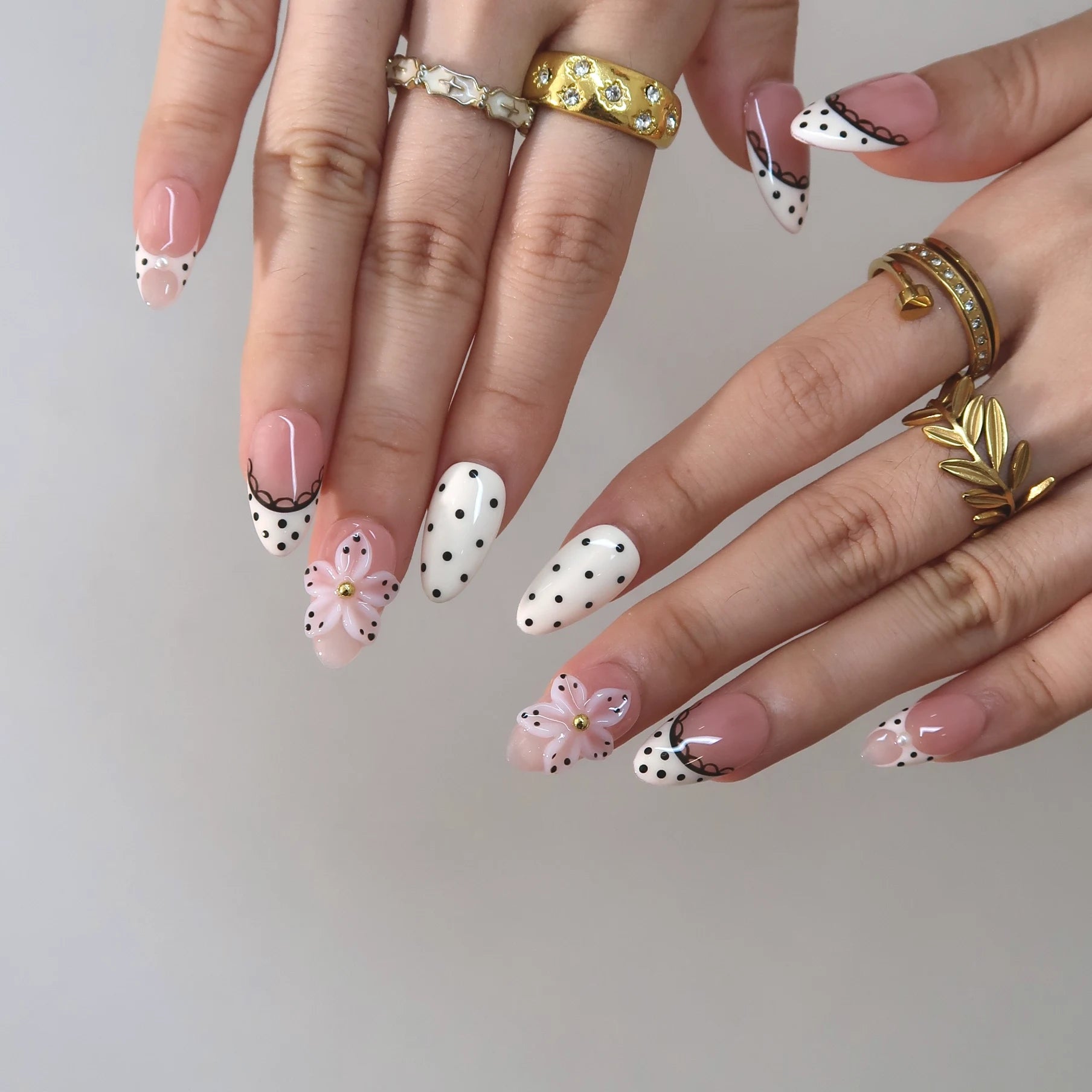 Belle Époque - Ersa Nails Nude White Black Short Almond PressOnNails