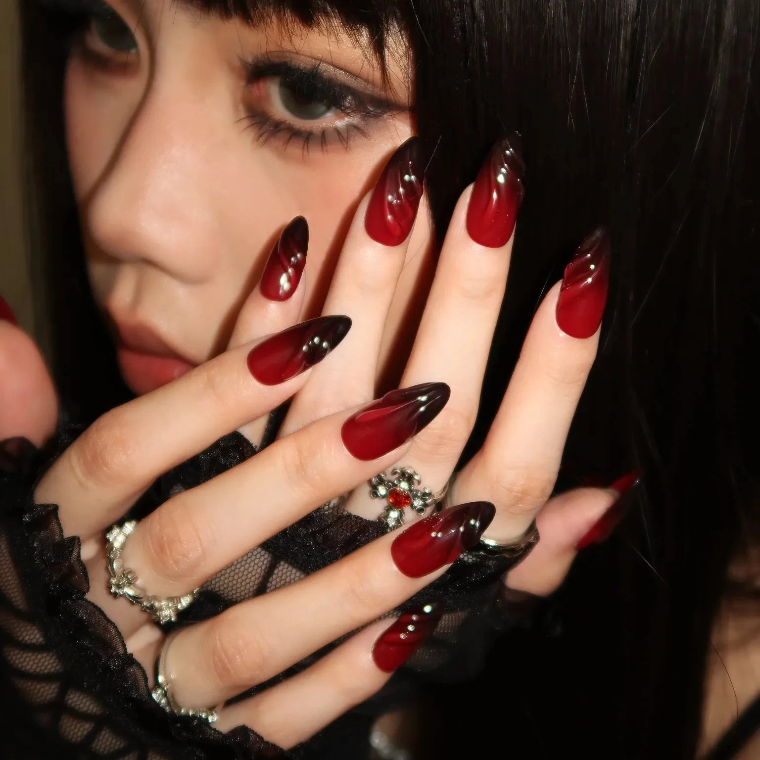 Blood Moon - Ersa Nails Red Black PressOnNails