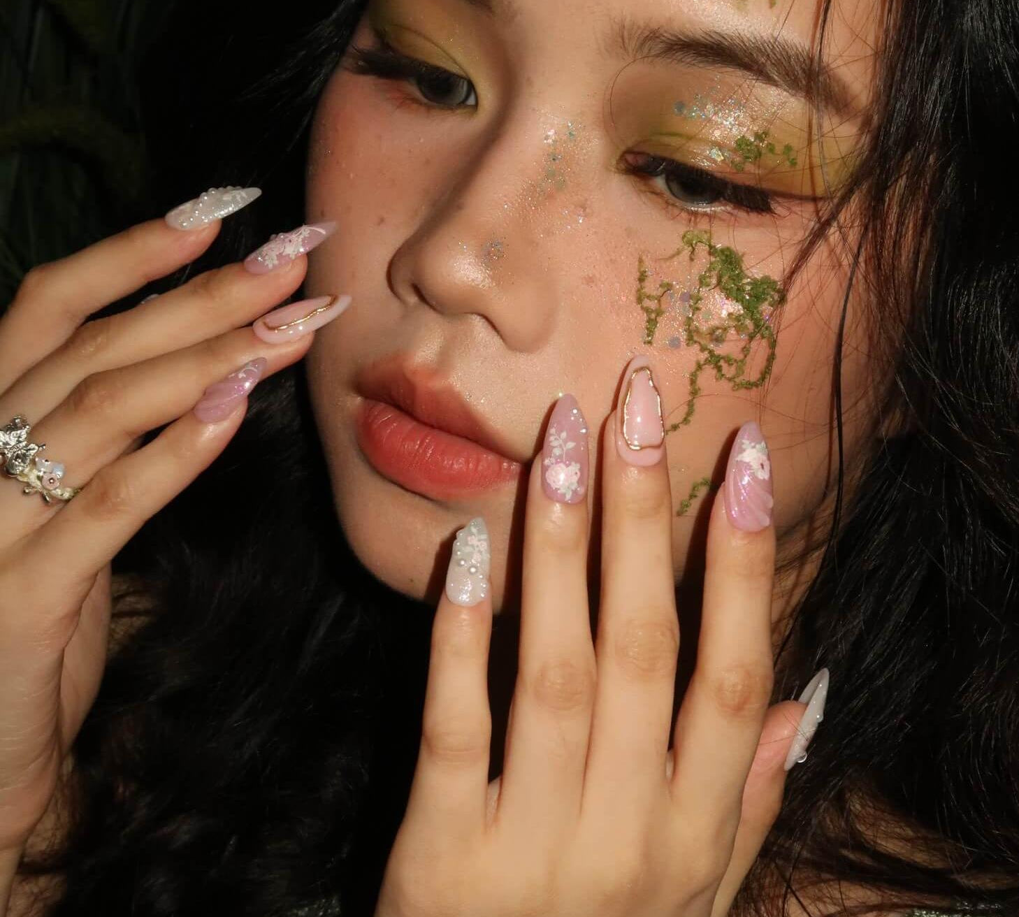 BloomlikeRoses-ErsaNailsPressOnNails_01.jpg