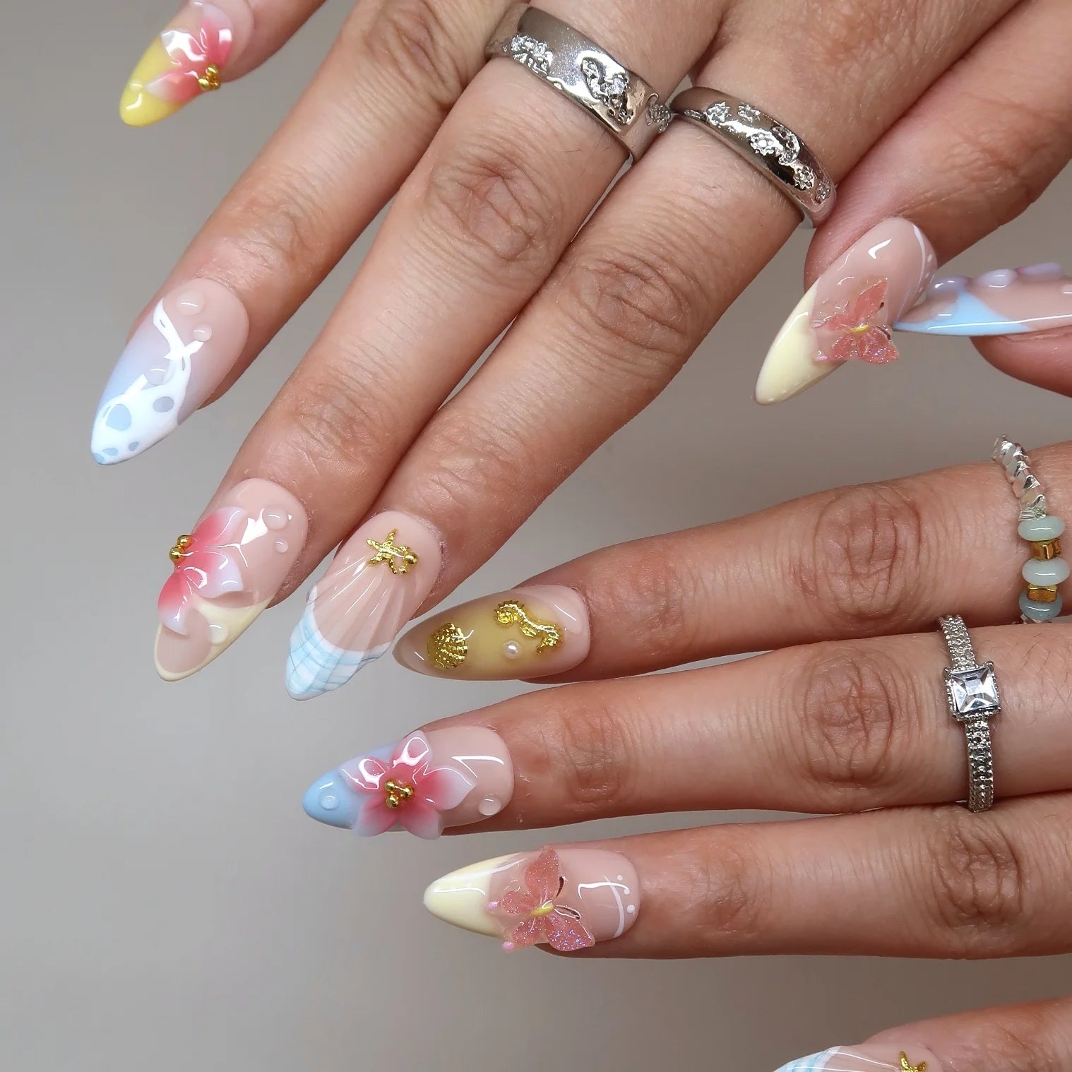 Bloomwave-mediumalmond-ErsaNailsPressOnNails_3.webp