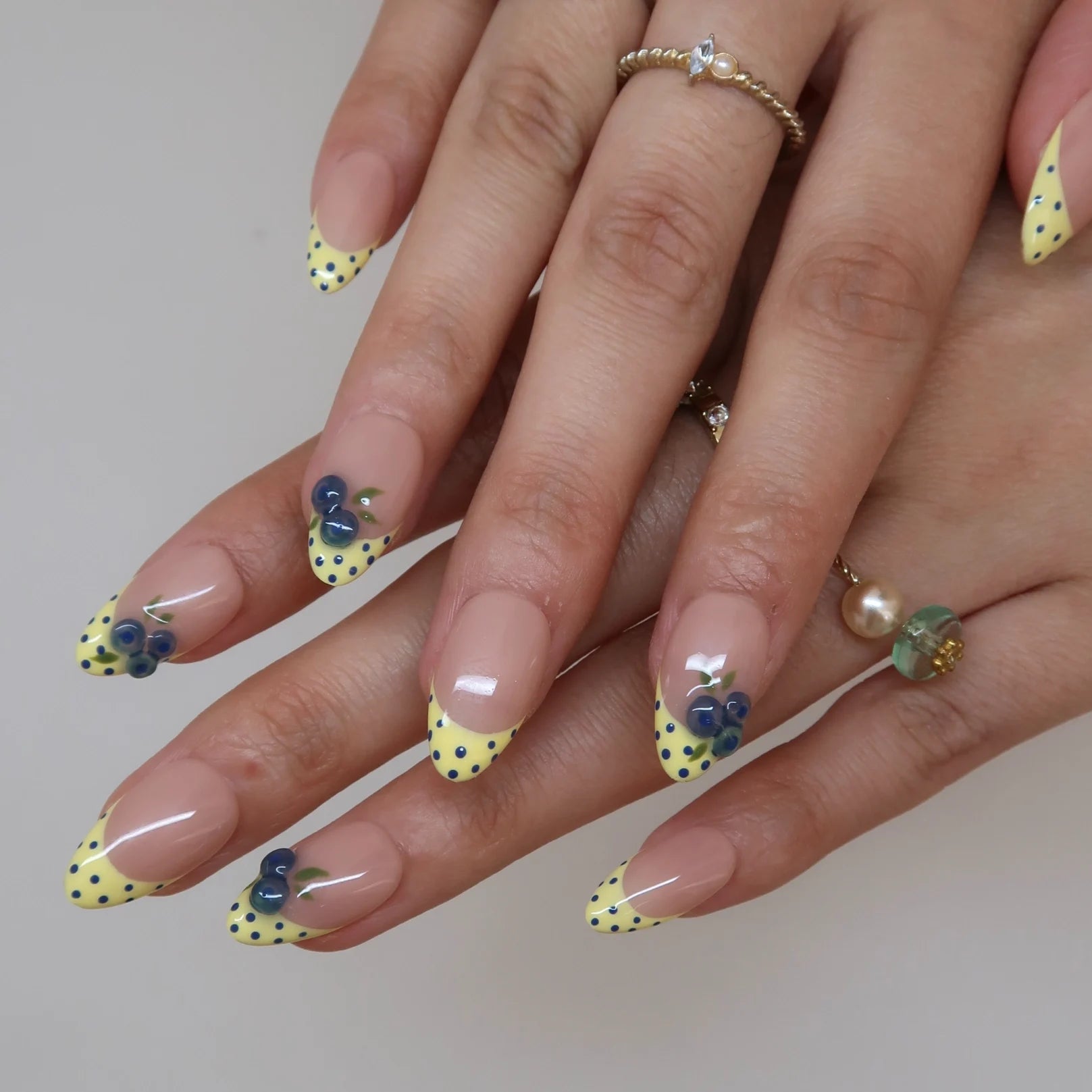 Bluebelle - Ersa Nails Nude Yellow PressOnNails