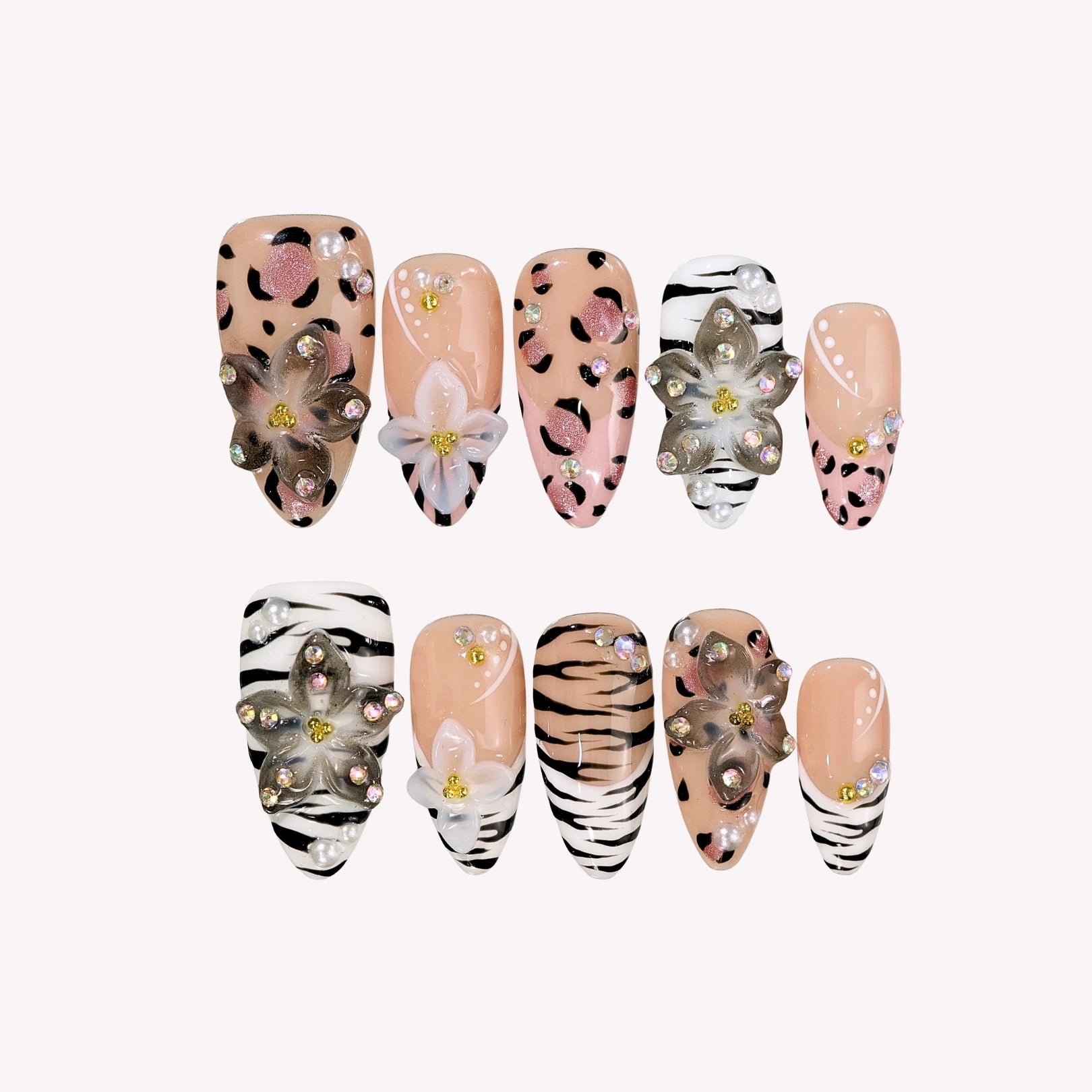 Born to Roam - Ersa Nails Black White PressOnNails