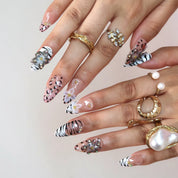 Born to Roam - Ersa Nails Black White PressOnNails
