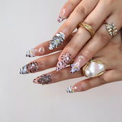 Born to Roam - Ersa Nails Black White PressOnNails