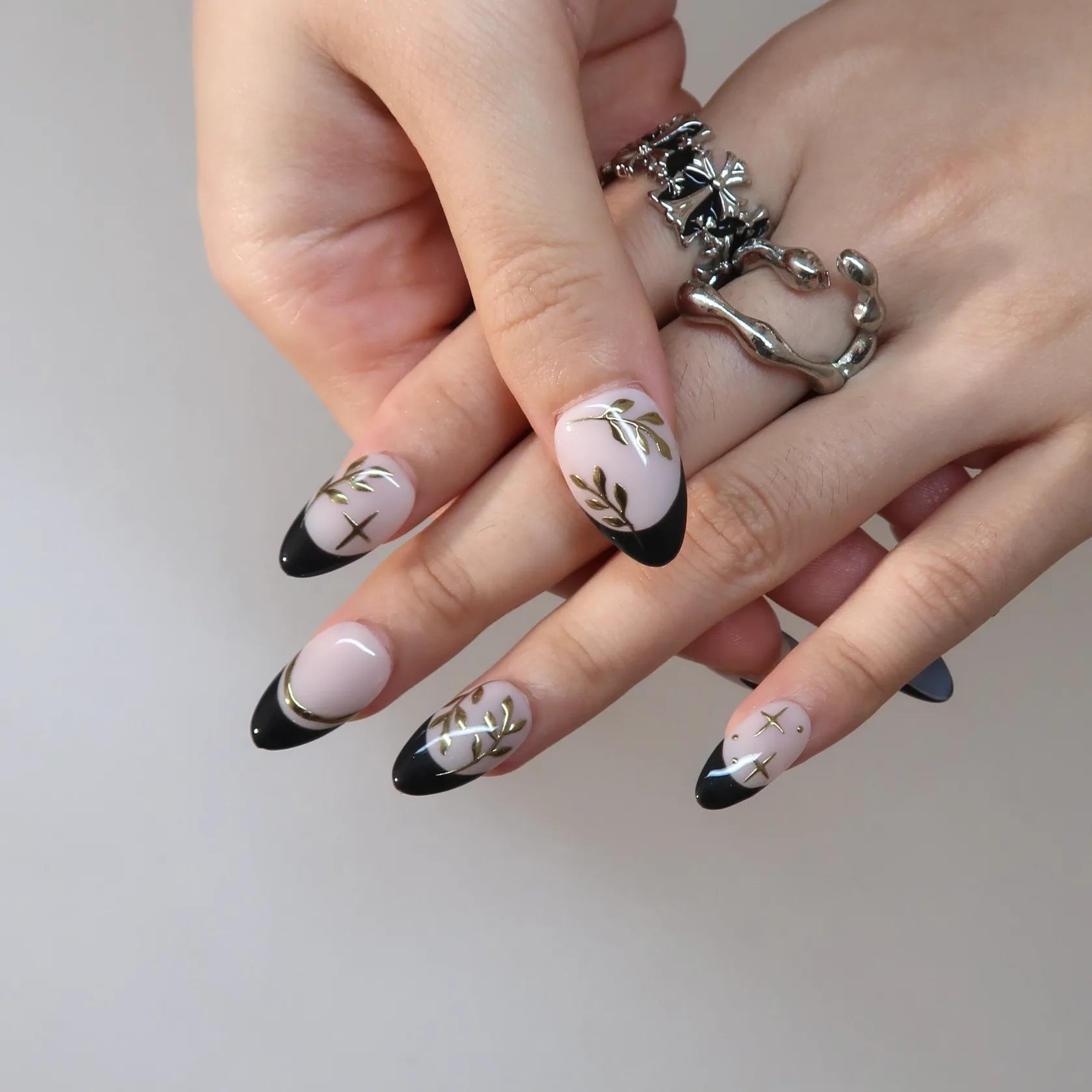 Dark Romance - Ersa Nails Nude Black PressOnNails