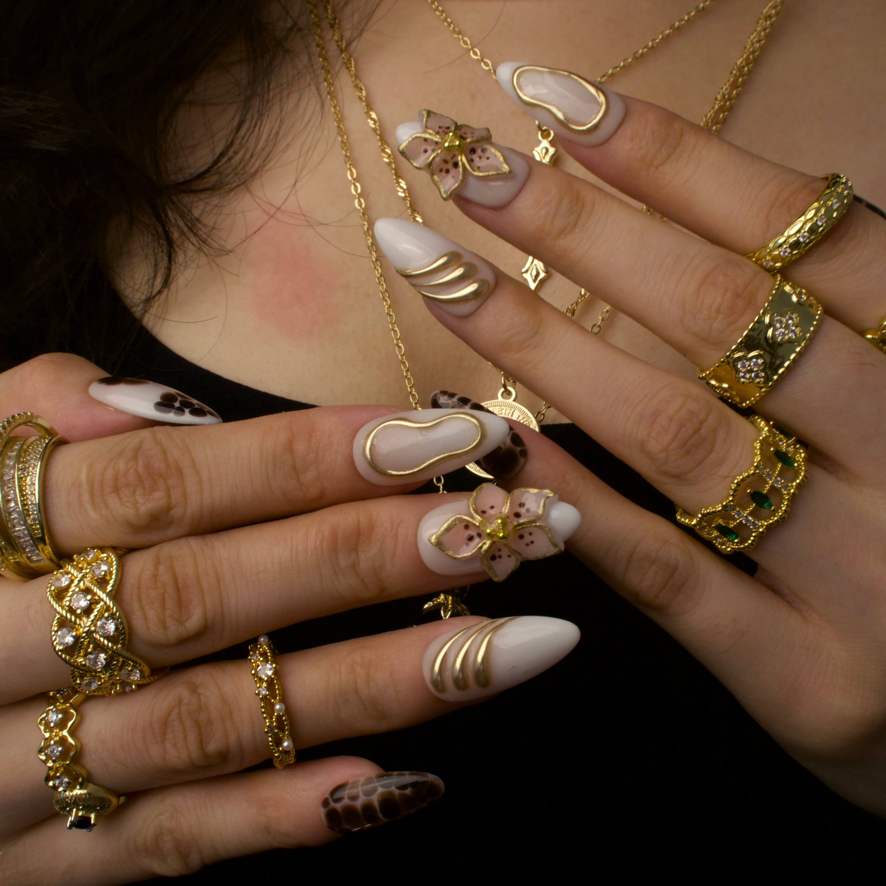 DesertFlower-ErsaNailsPressOnNails_2.jpg