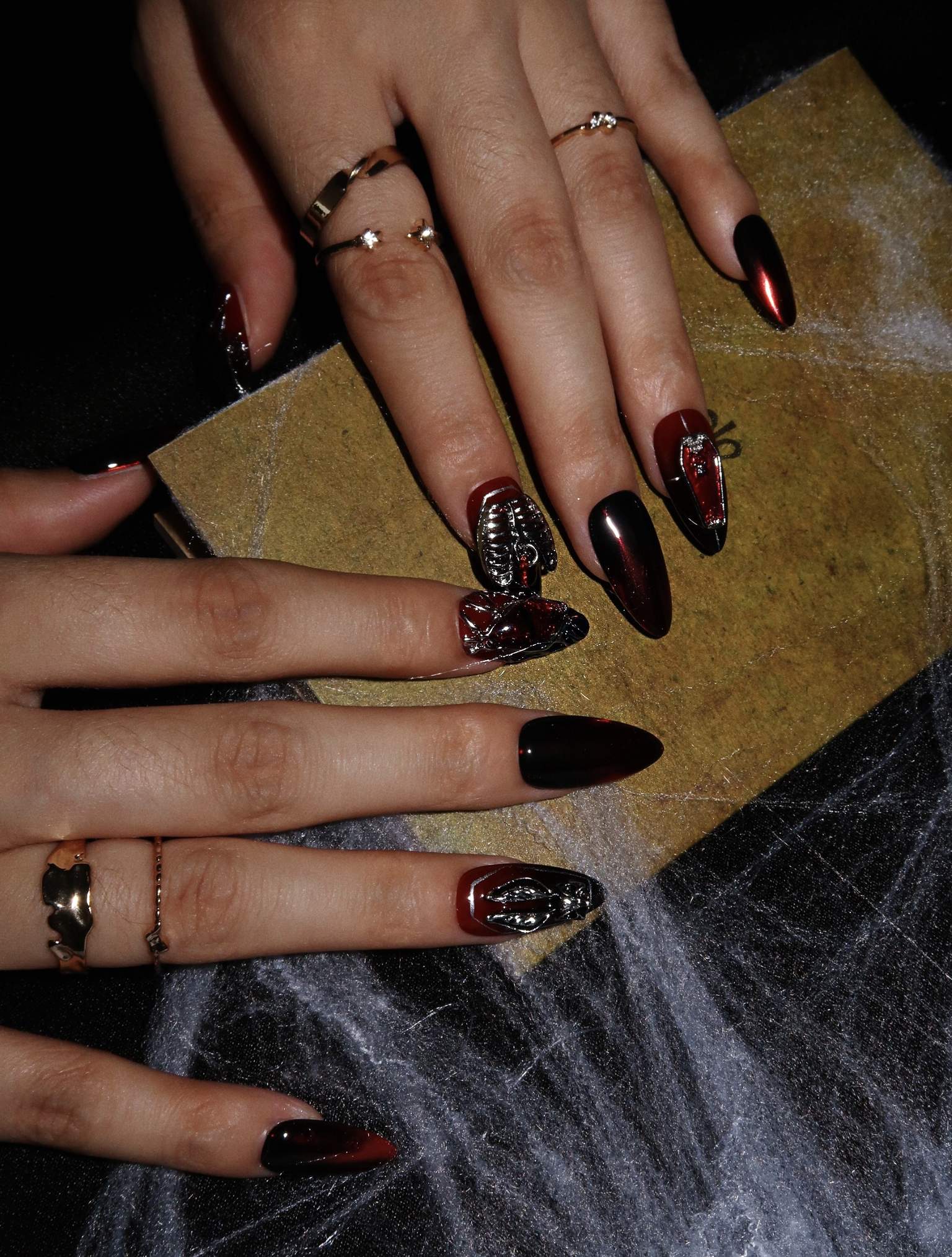 Devil's Eye - Ersa Nails Black Red PressOnNails