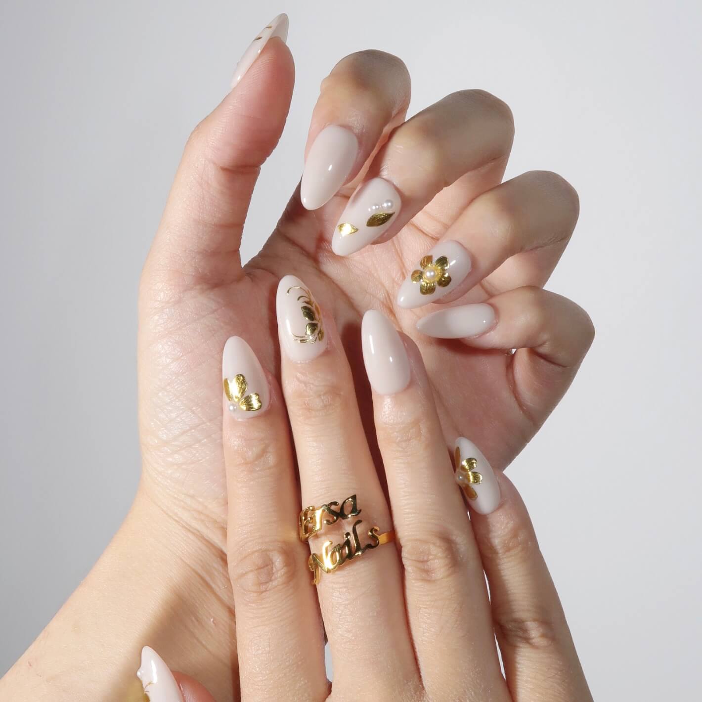 DewlitGold-ErsaNailsPressOnNails_3.jpg
