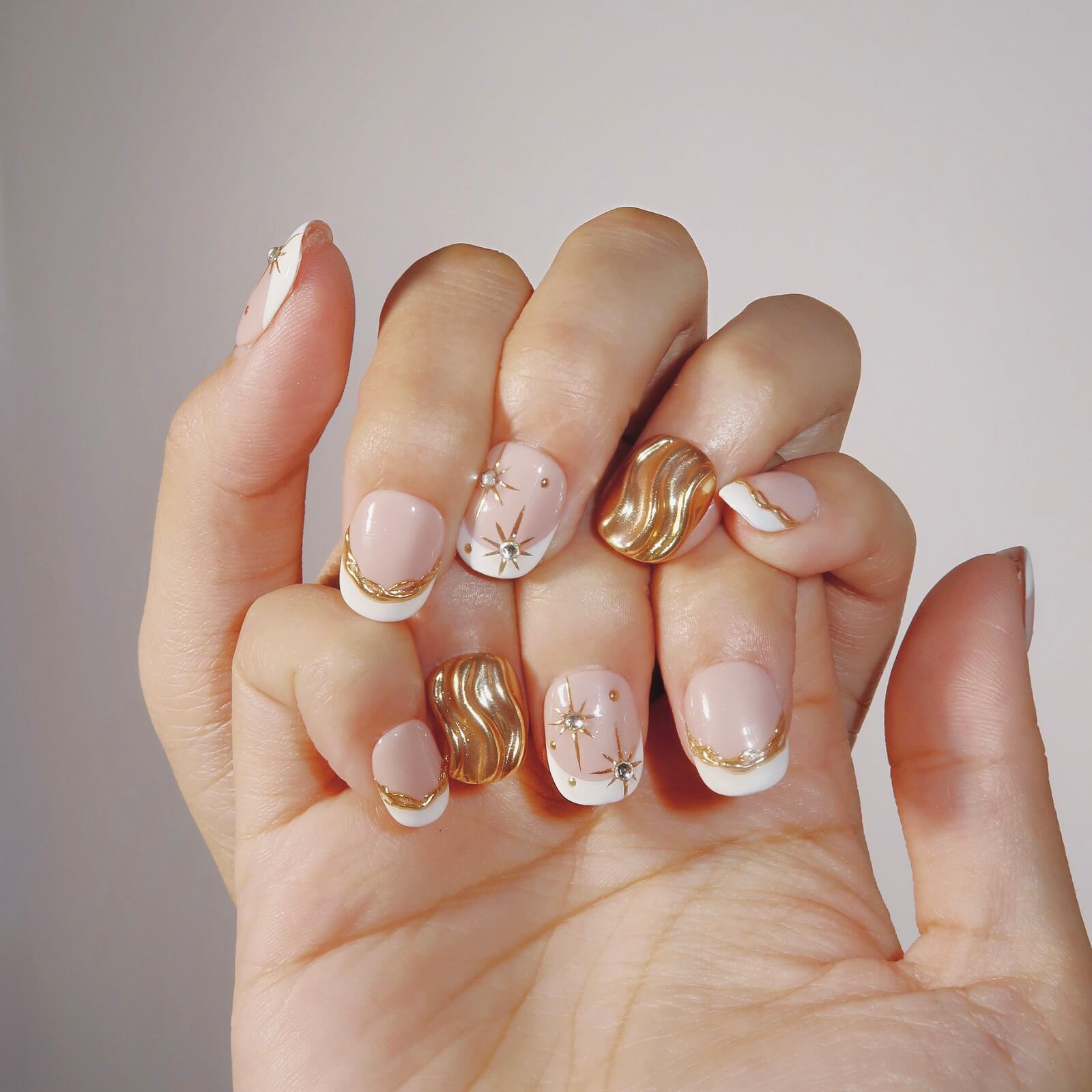 Divine Glow - Ersa Nails Nude White Gold PressOnNails