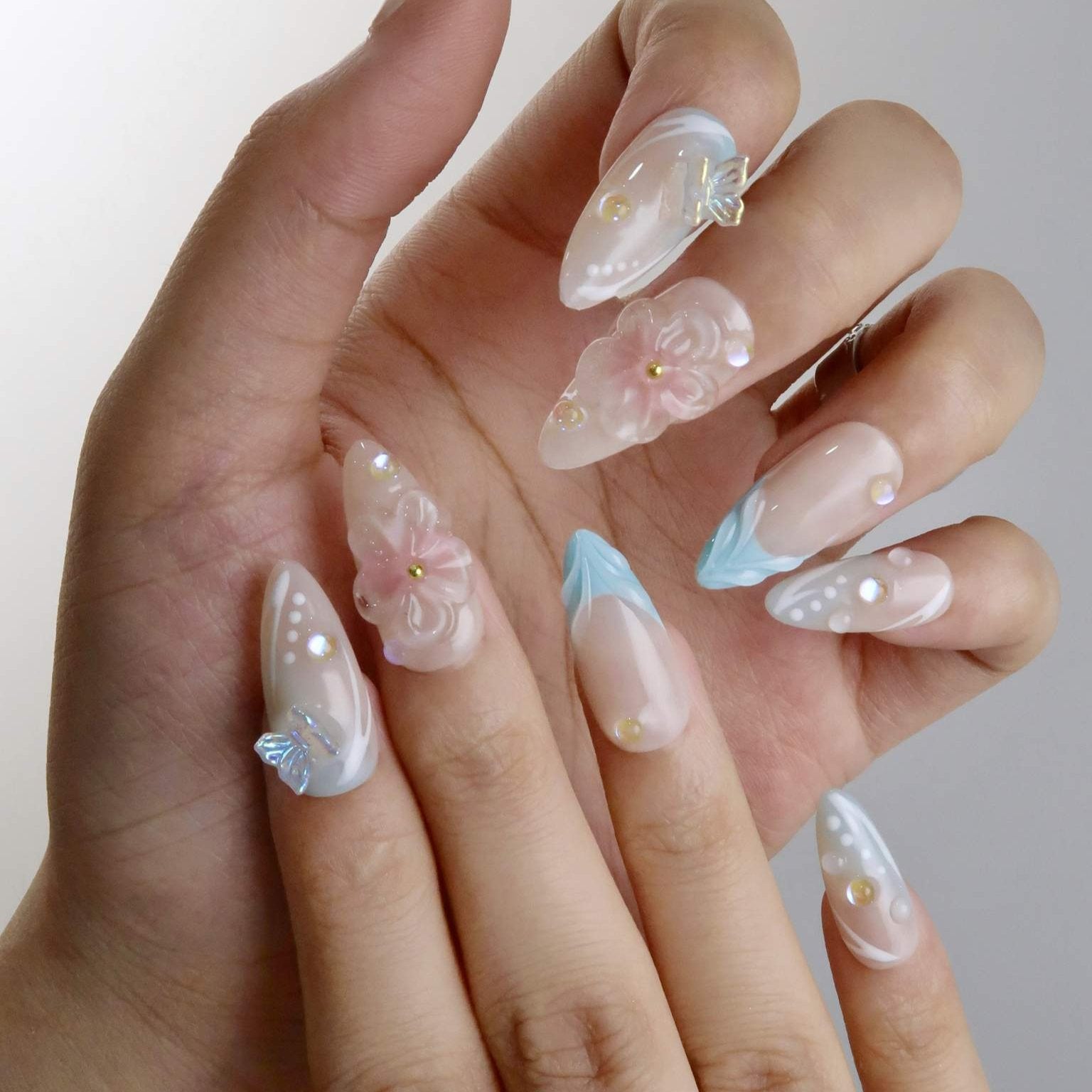 Dreamy Blossom - Ersa Nails Nude Blue Medium Almond PressOnNails