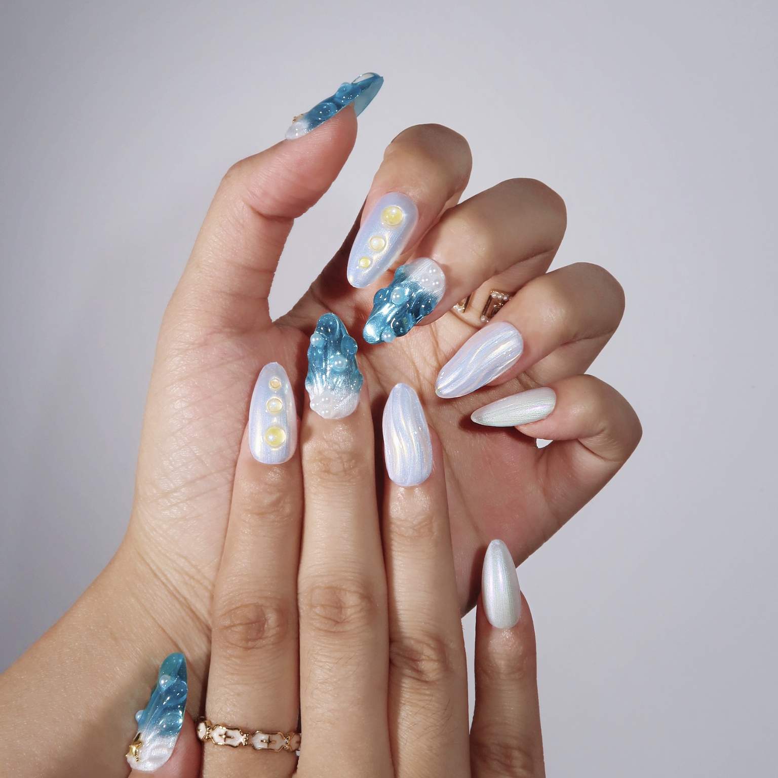 Echoes of Atlantis - Ersa Nails Blue White PressOnNails