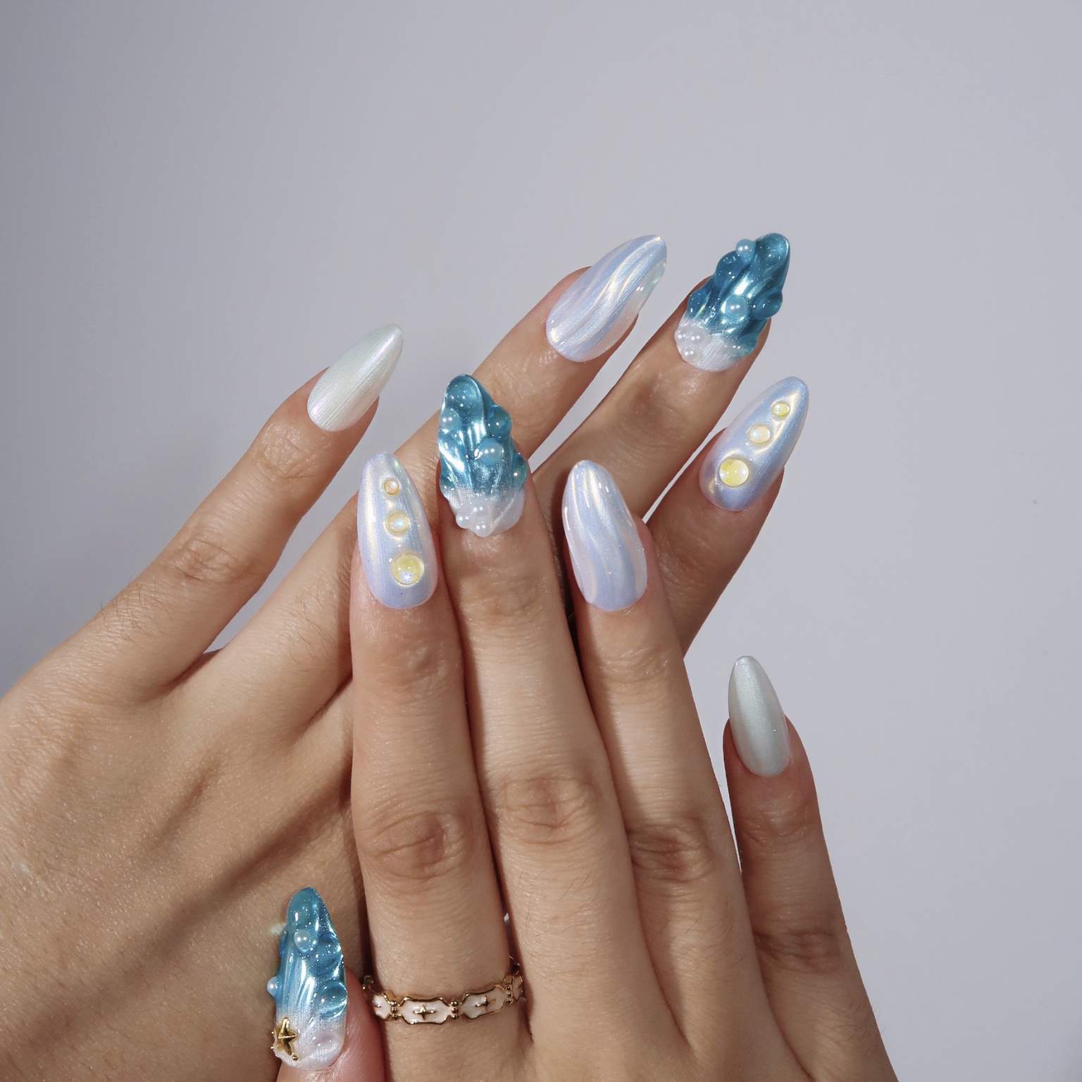 Echoes of Atlantis - Ersa Nails Blue White PressOnNails