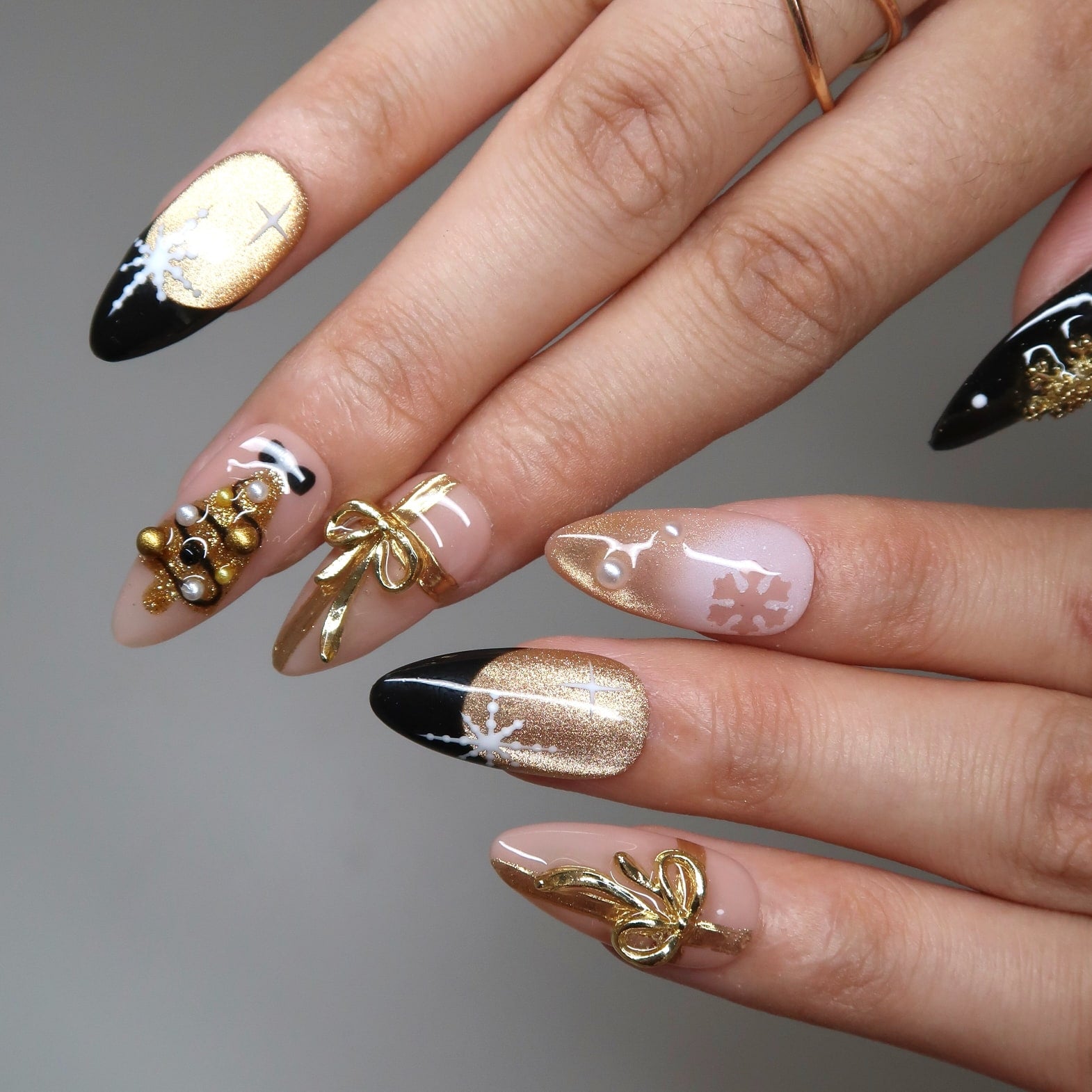 Flicker_Bow_-_ErsaNails_PressOnNails_1.jpg