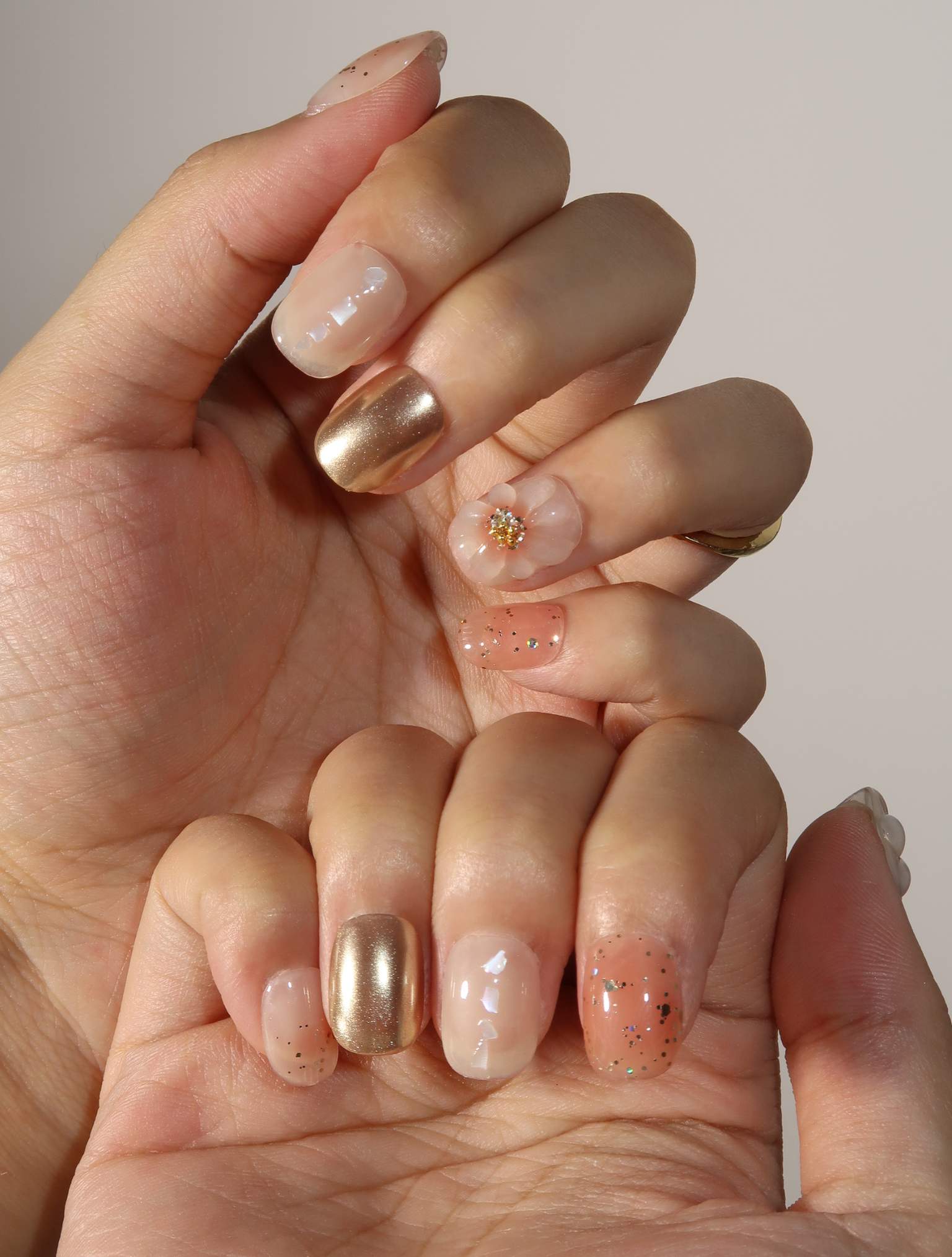 Floral Fantasy - Ersa Nails White Pink Gold PressOnNails