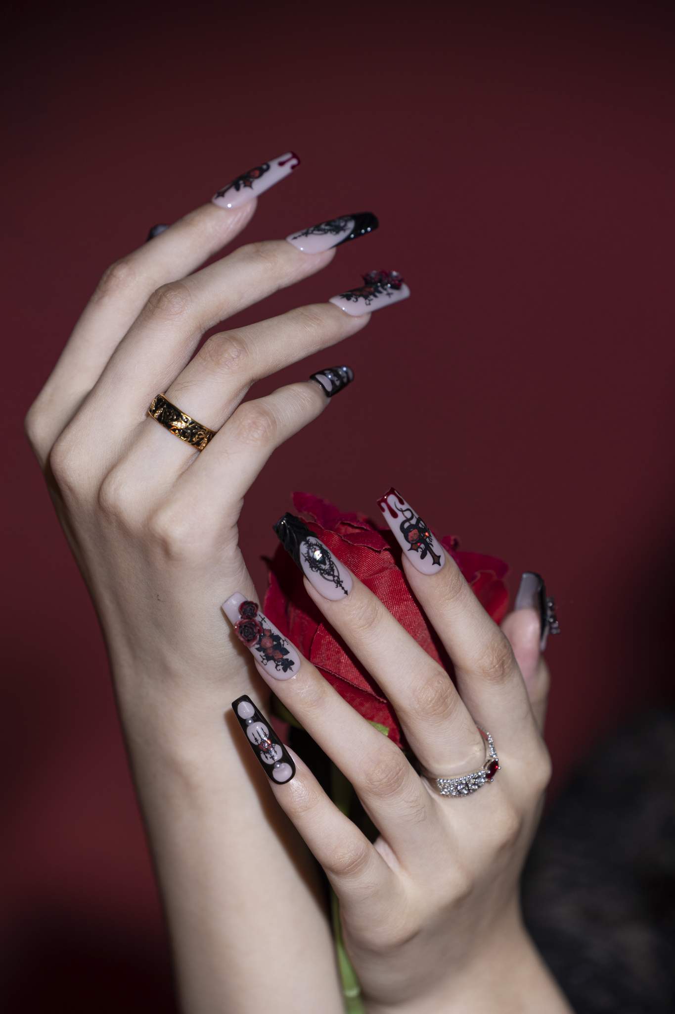 Flower of Revenge - Ersa Nails Nude Black Red PressOnNails