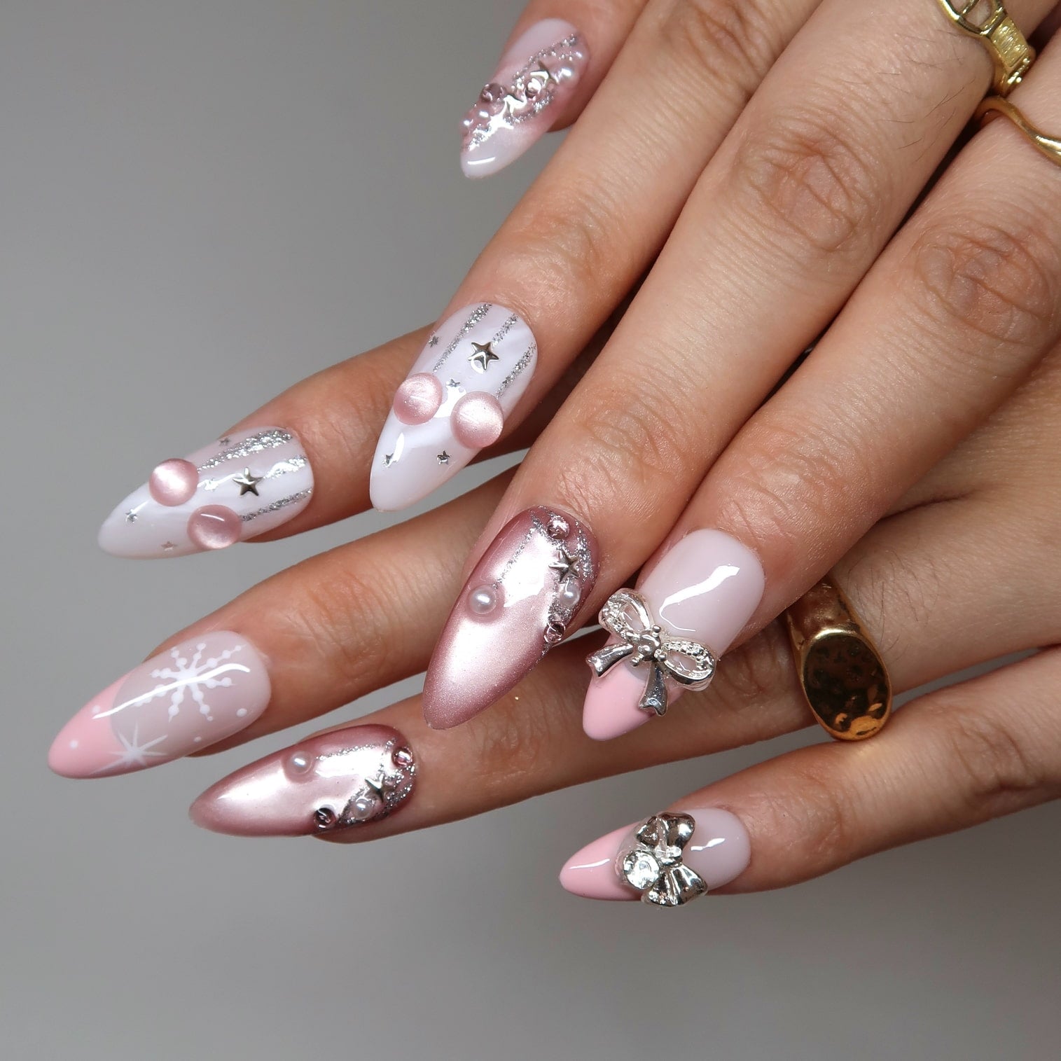 FrostyDelights-ErsaNailsPressOnNails_2.jpg