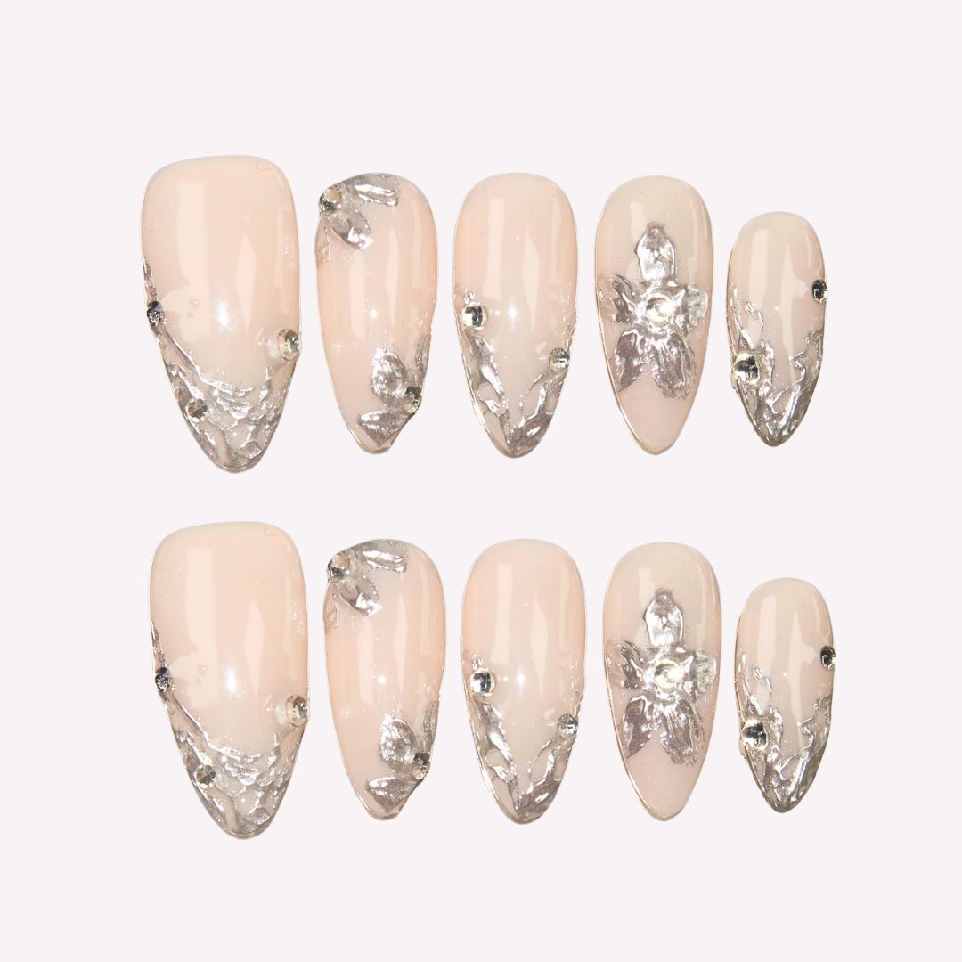 Frosty Petal - Ersa Nails Nude Silver PressOnNails