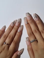 Frosty Petal - Ersa Nails Nude Silver PressOnNails