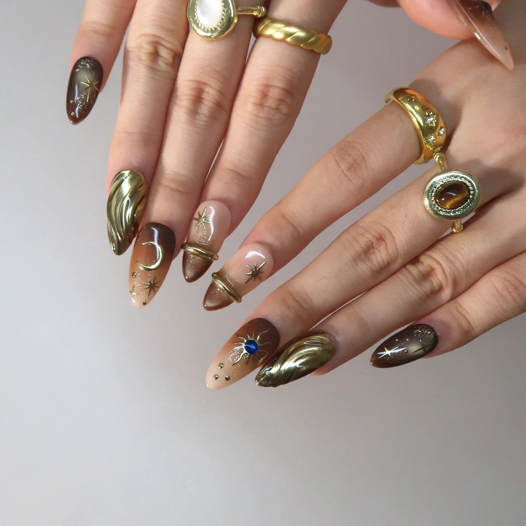 Golden Galaxy - Ersa Nails Gold Brown Nude Medium Almond PressOnNails