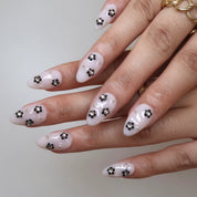 Grace Kiss - Ersa Nails Black White PressOnNails