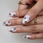Grace Kiss - Ersa Nails Black White PressOnNails