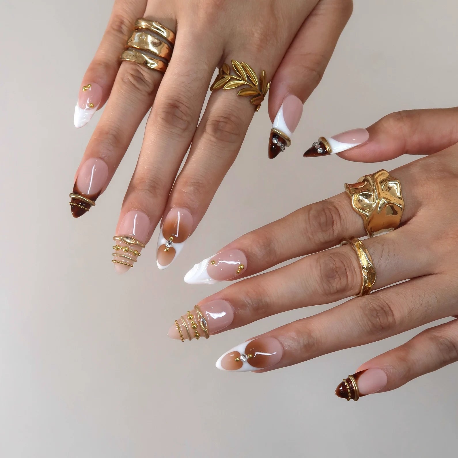 Graceful - Ersa Nails Nude Gold PressOnNails