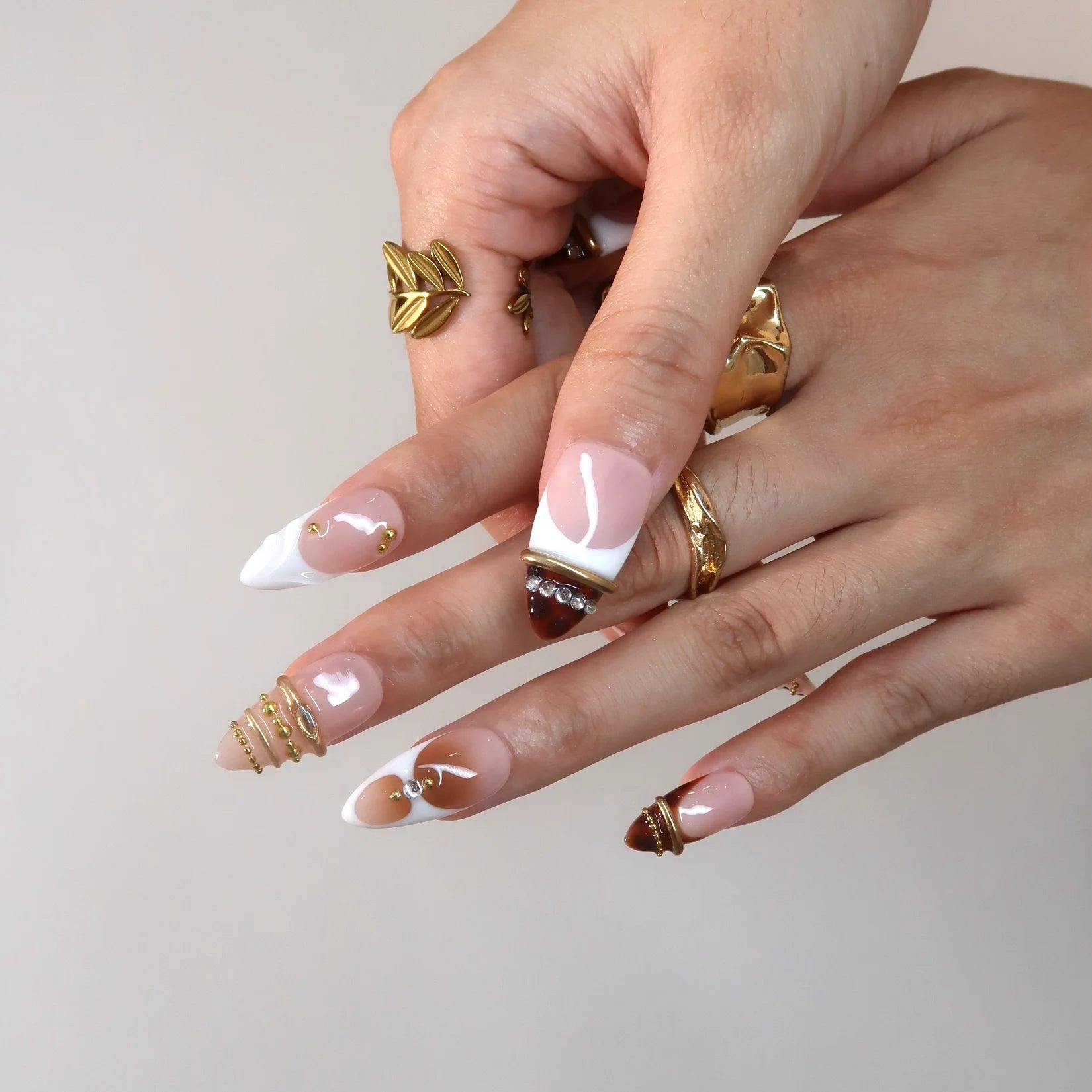 Graceful - Ersa Nails Nude Gold PressOnNails