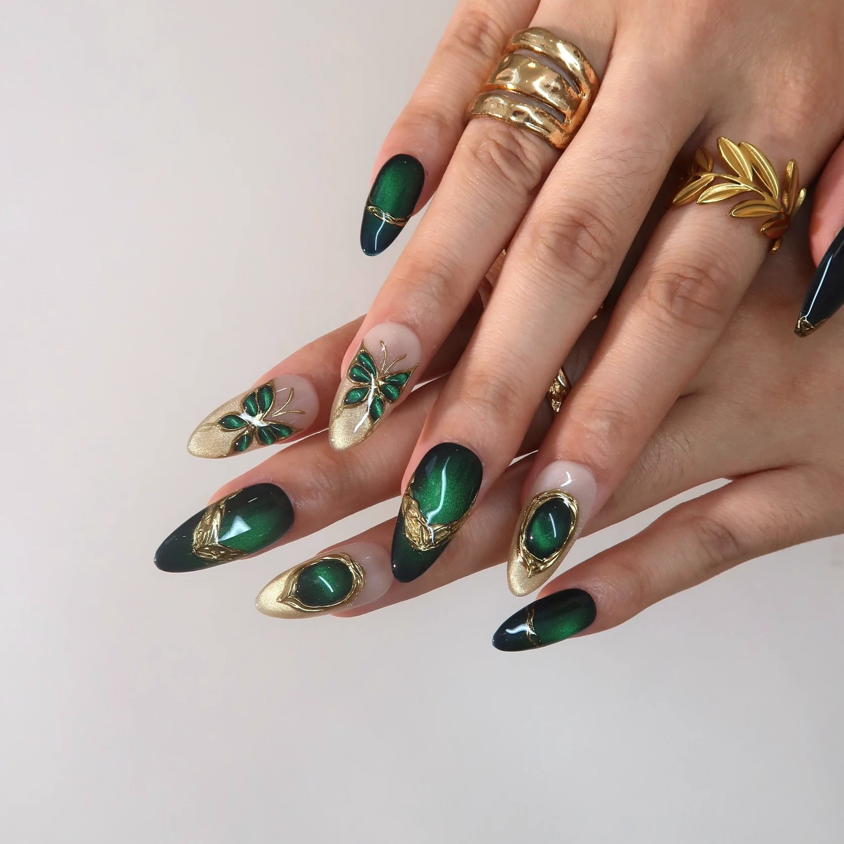 Green Aura - Ersa Nails Jade Gold PressOnNails