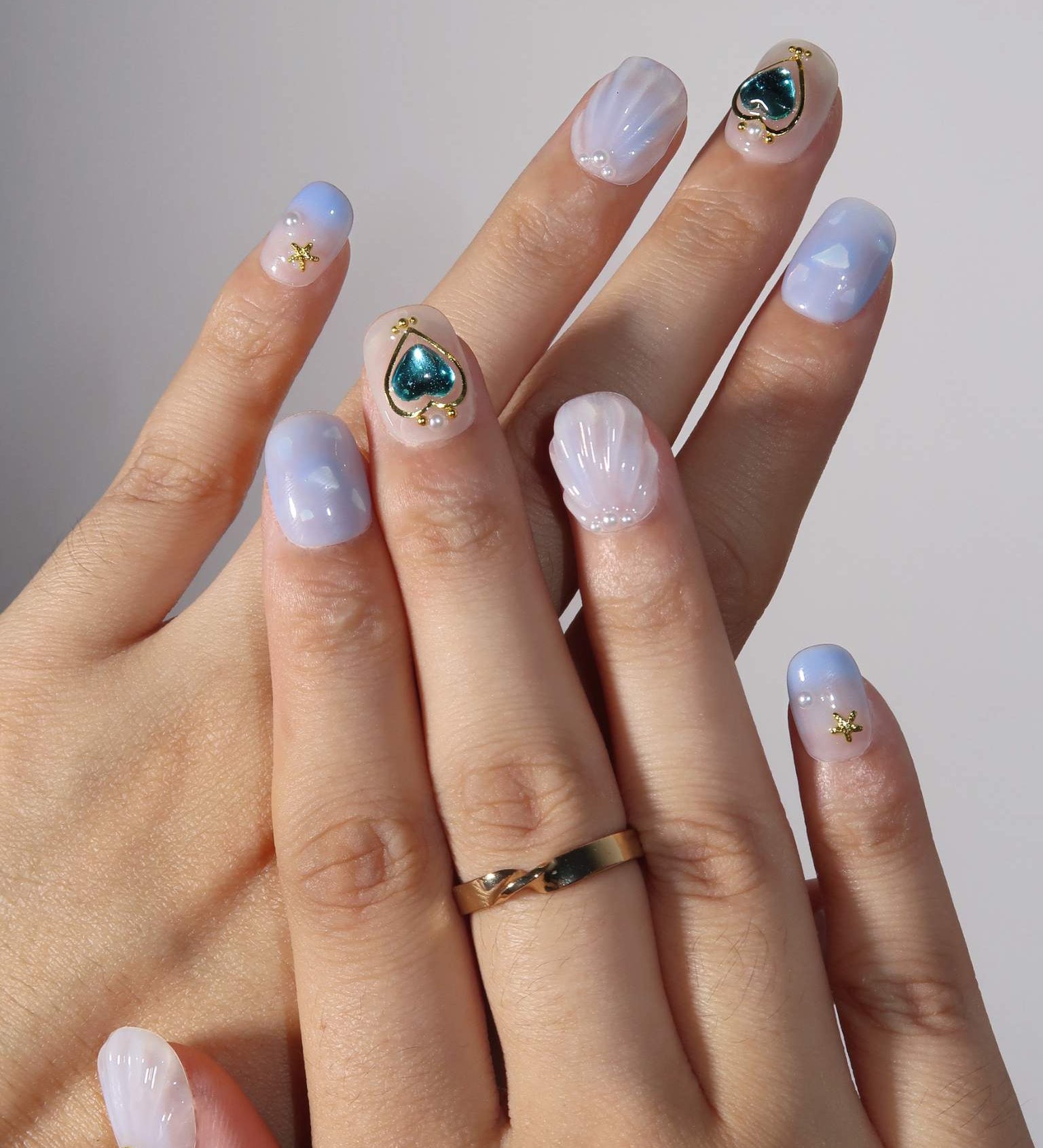 Heart of the Ocean - Ersa Nails White Blue PressOnNails