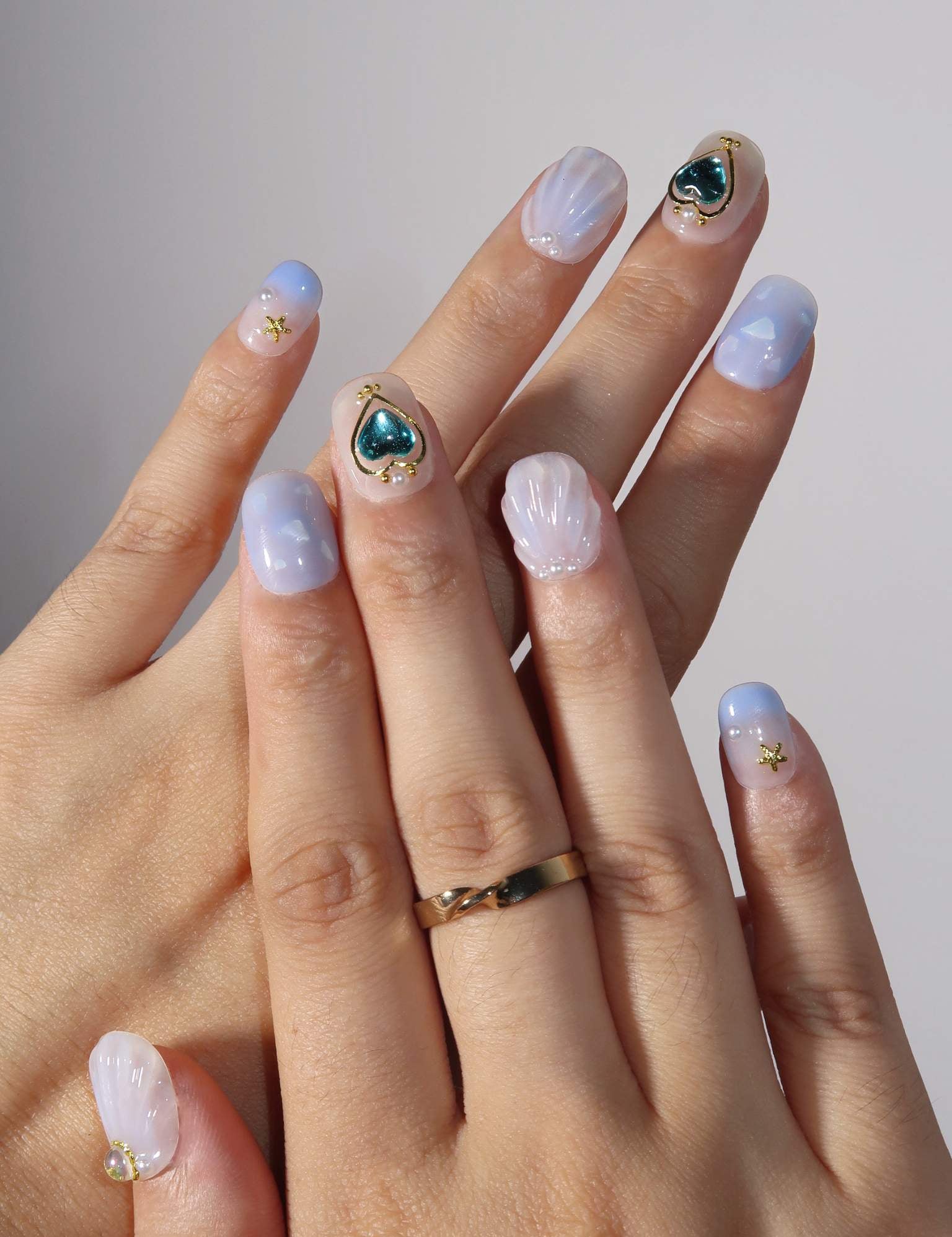 Heart of the Ocean - Ersa Nails White Blue PressOnNails