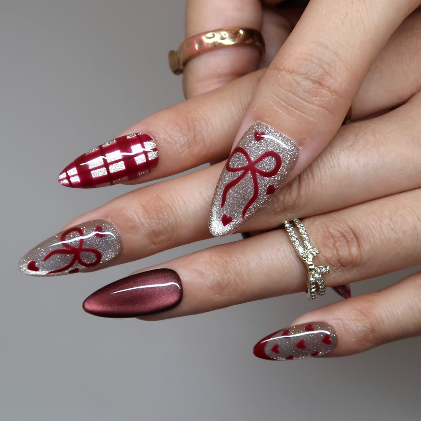 Hearts_Aflutter_-_ErsaNails_PressOnNails_4.jpg