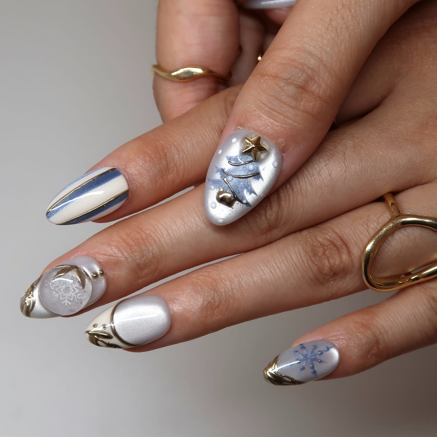 IcySpruce-ErsaNailsPressOnNails_3.jpg