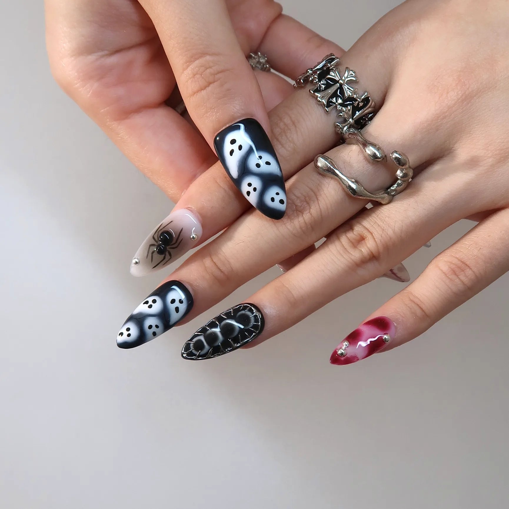 Just A Ghoul - Ersa Nails Red Black PressOnNails