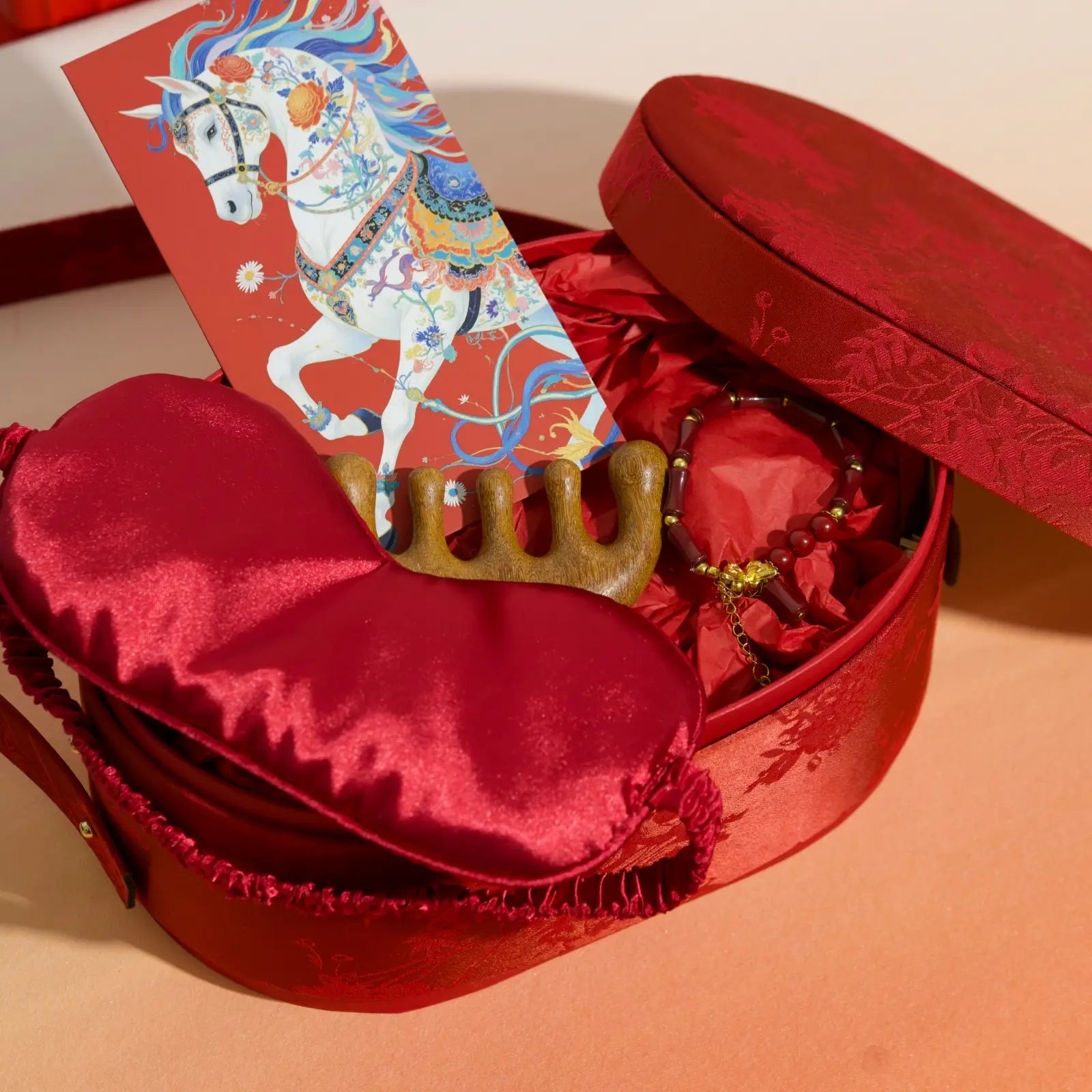 LNYGiftPackaging_ErsaNails.webp