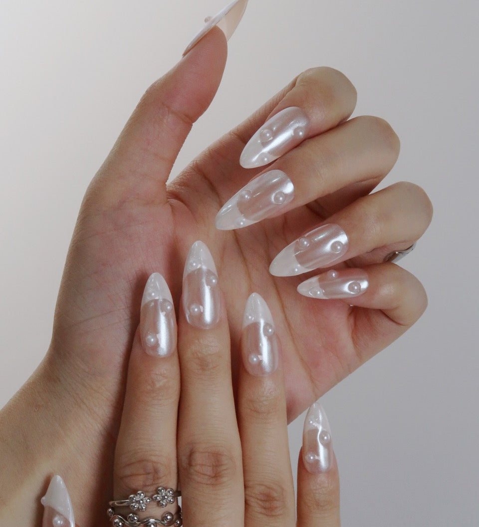 La Luna - Ersa Nails Silver Nude Med Almond PressOnNails