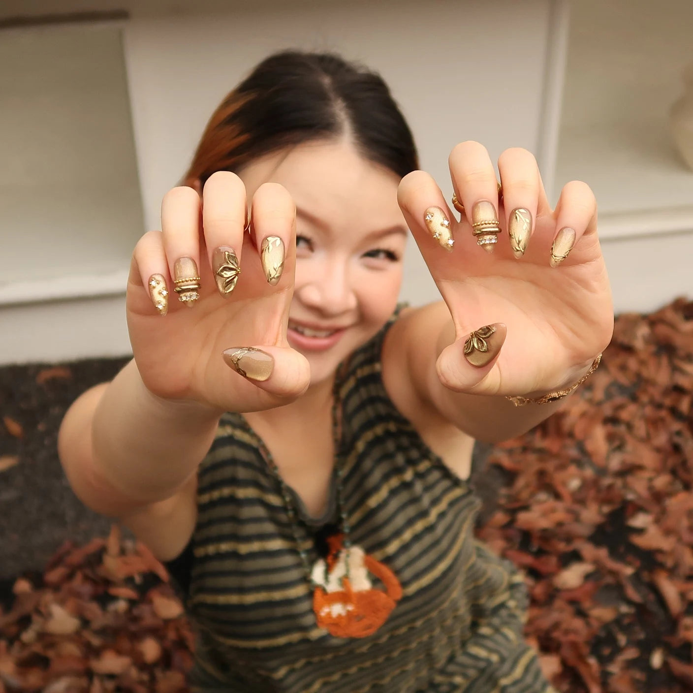 Lazy Sunlight - Ersa Nails Gold PressOnNails