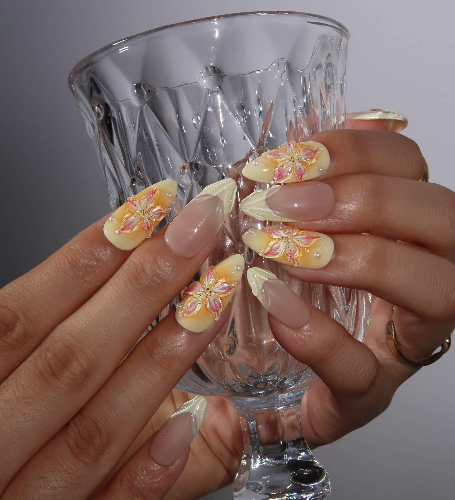 LemonDrop-ErsaNailsPressOnNails_2.jpg