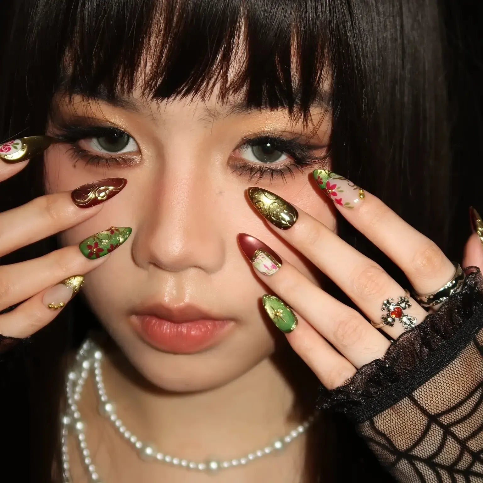 Lost Garden - Ersa Nails Red Jade PressOnNails