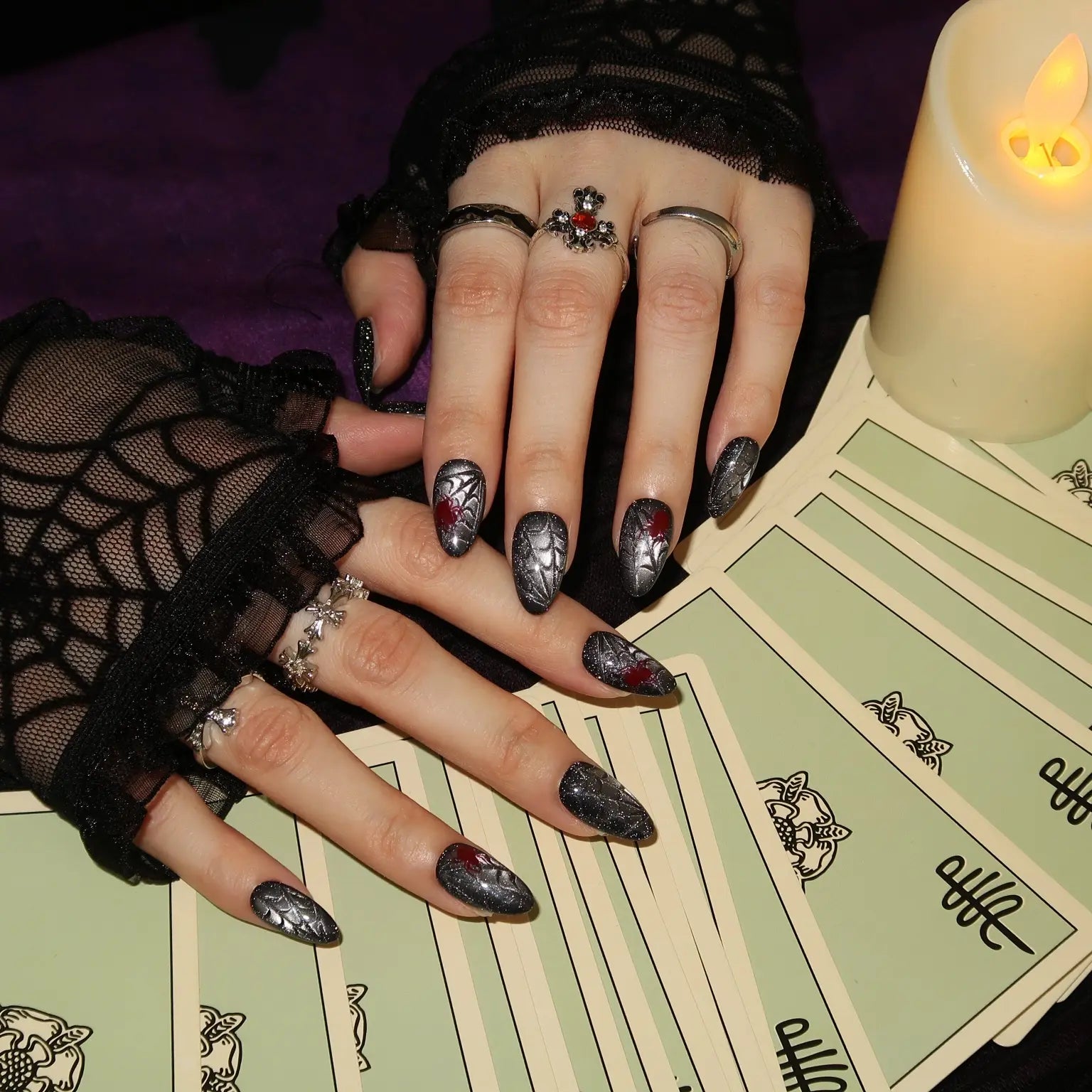 Lost In Darkness - Ersa Nails Black Red PressOnNails