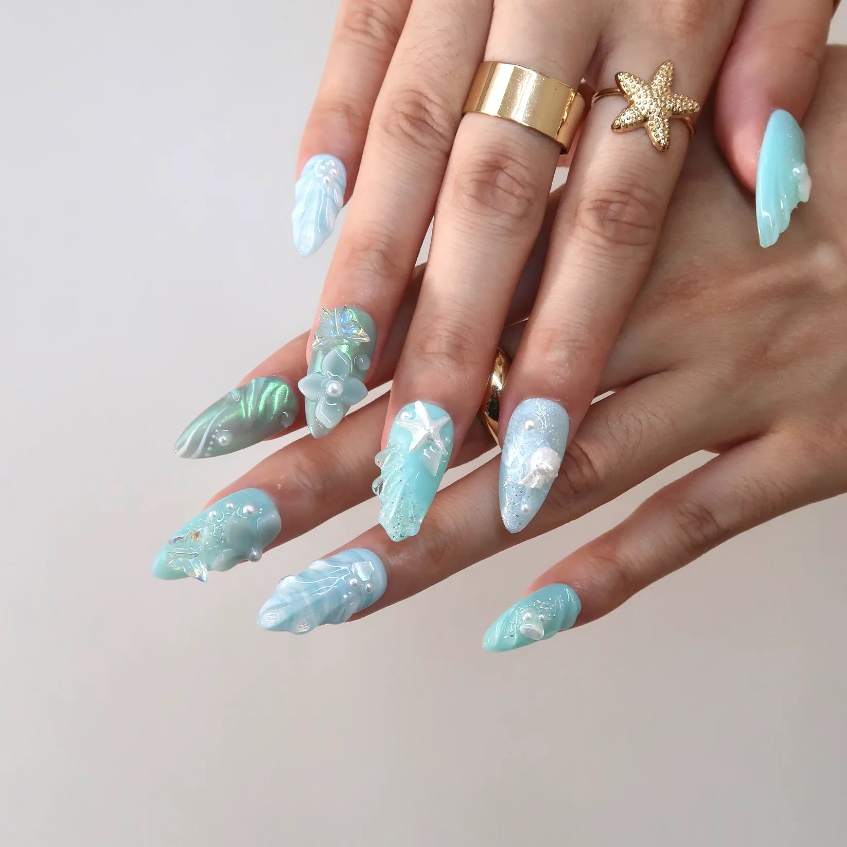 Mint Vacay - Ersa Nails White Blue PressOnNails
