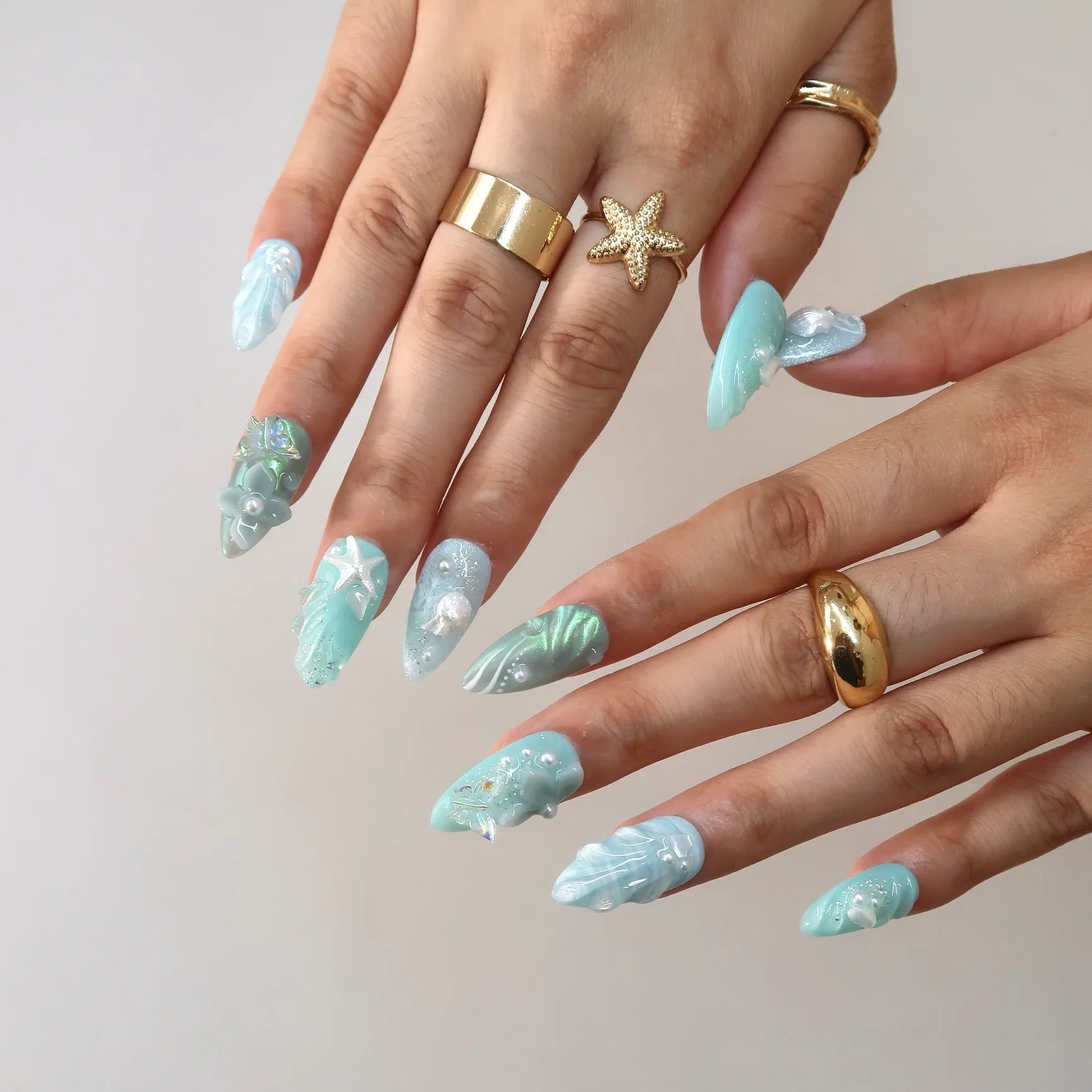 Mint Vacay - Ersa Nails White Blue PressOnNails